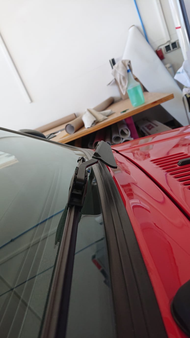 Wischer Wischarm Spoiler Audi 100 Coupe auch Avant links für Linkslenker und für alle Fünfzylinder
