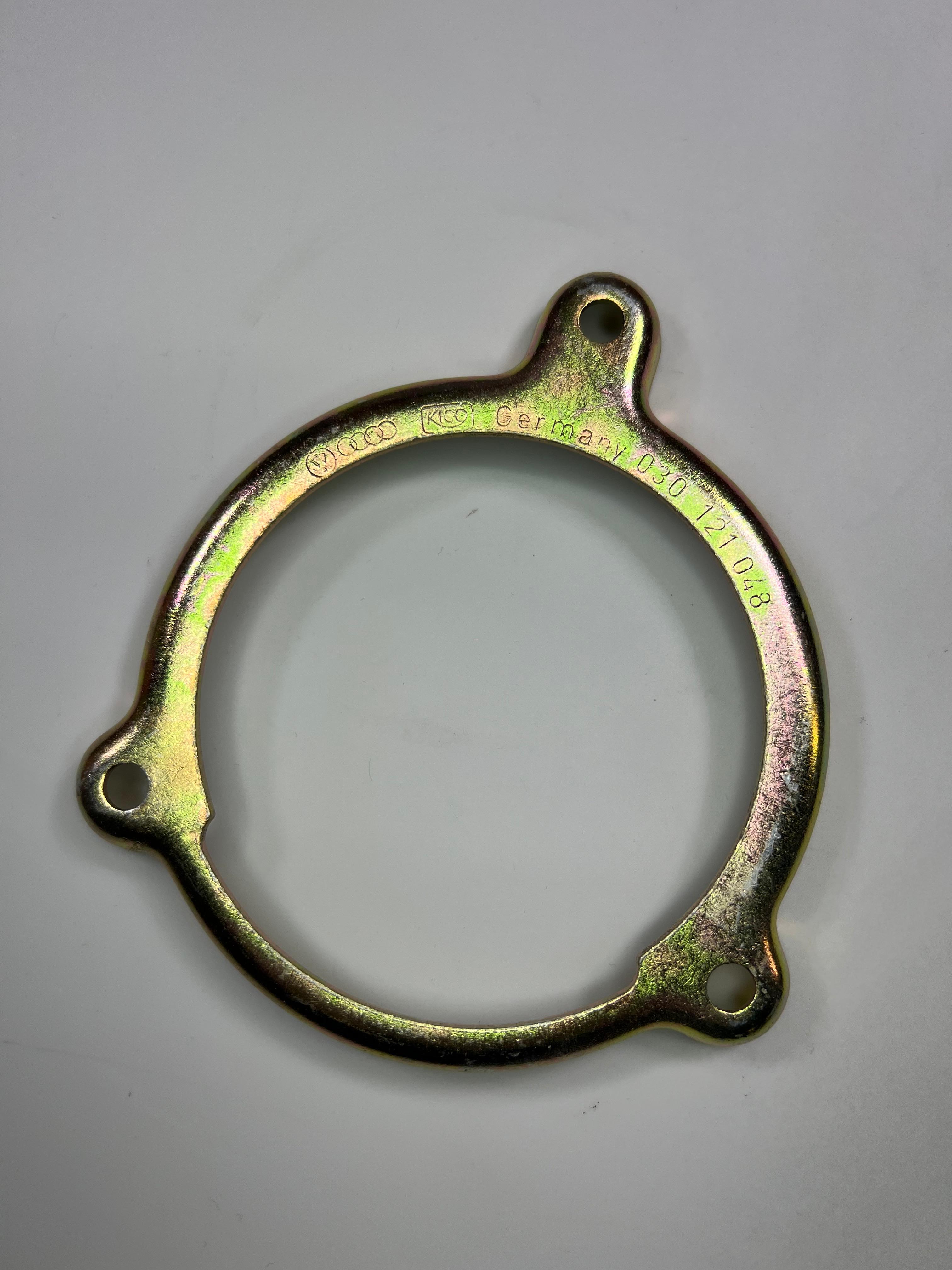 Ring für die Wasserpumpe Haltering passend für Polo 86C und Derby  original Teilenummer : 030 121 04