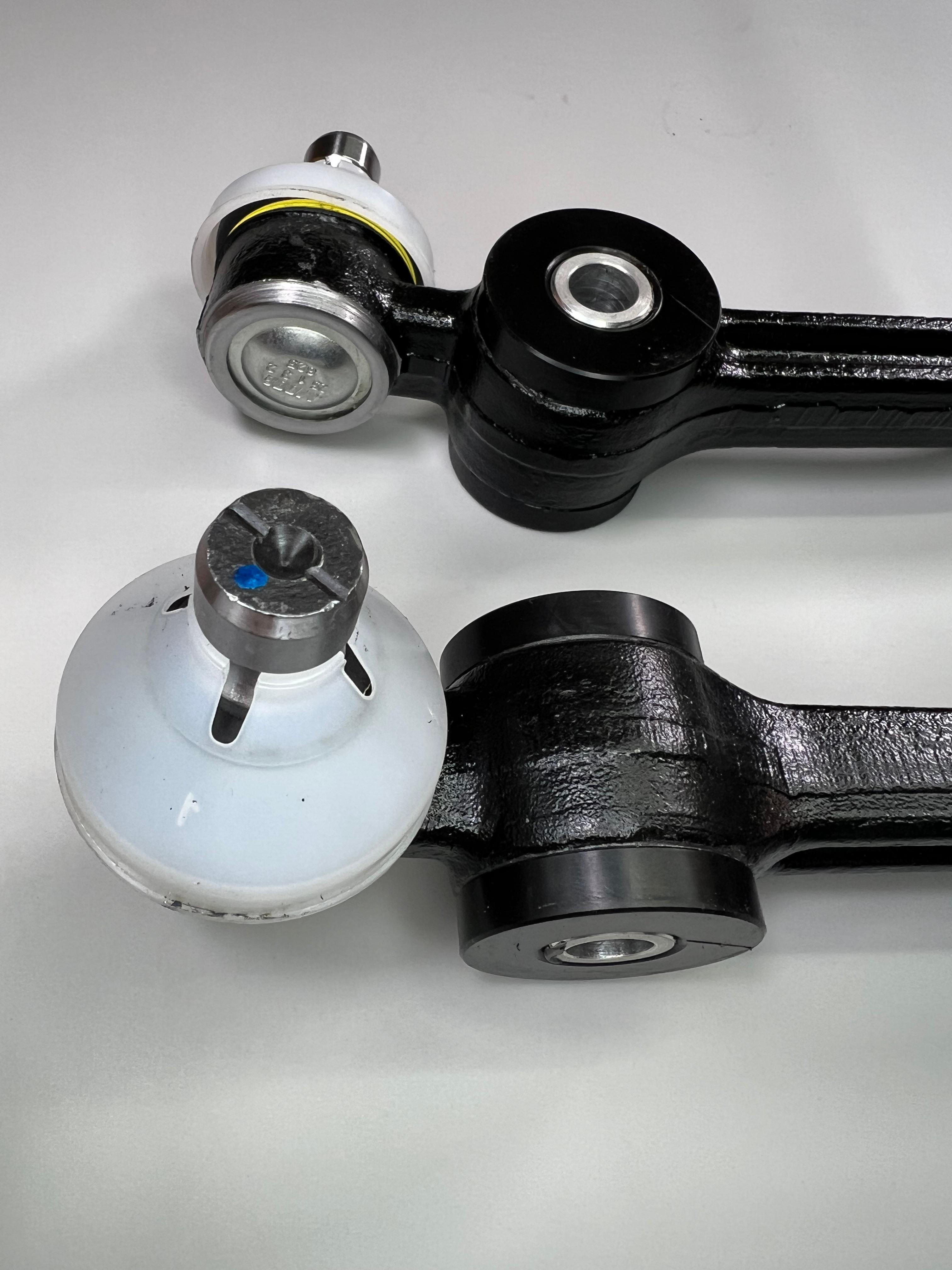 Querlenker Polo G40 links und rechts mit PU-lager für die Stabilisatoraufnahme und innen original
