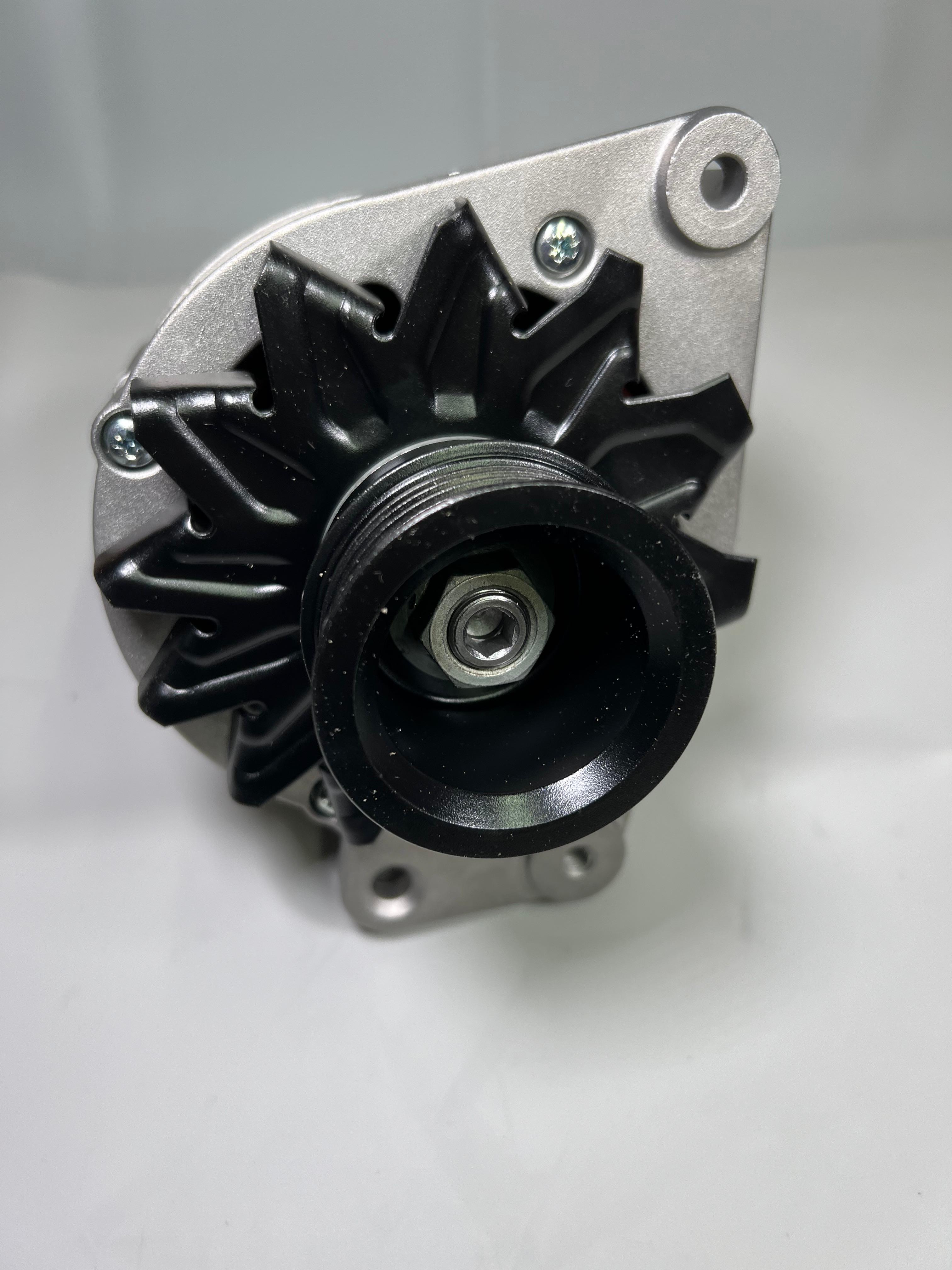 Generator für die G60 Motoren, Golf, Passat, Corrado mit 65 Ampère
