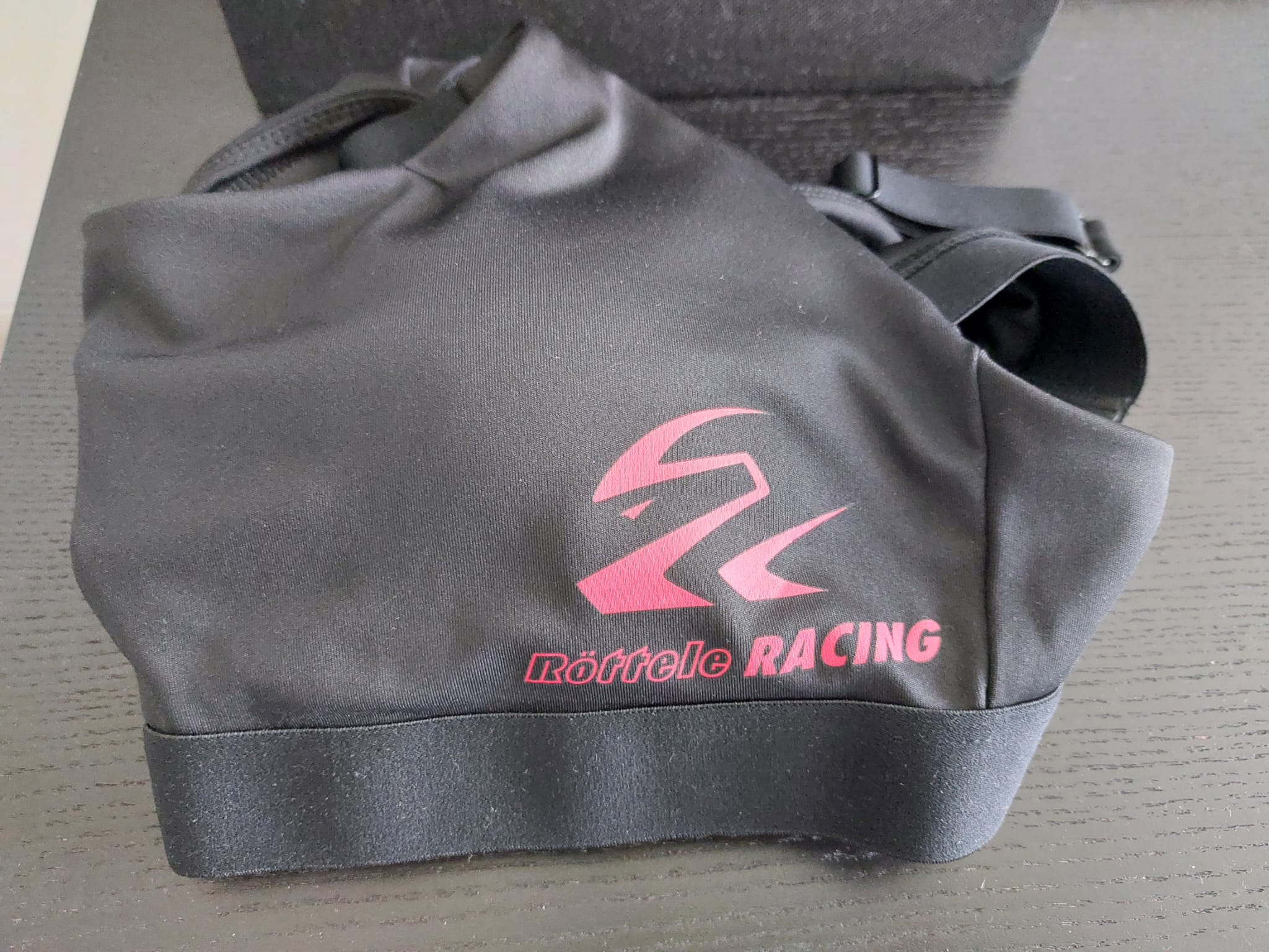 Sport BH Tombo Medium Impact Core Bra mit Logo von Röttele Racing