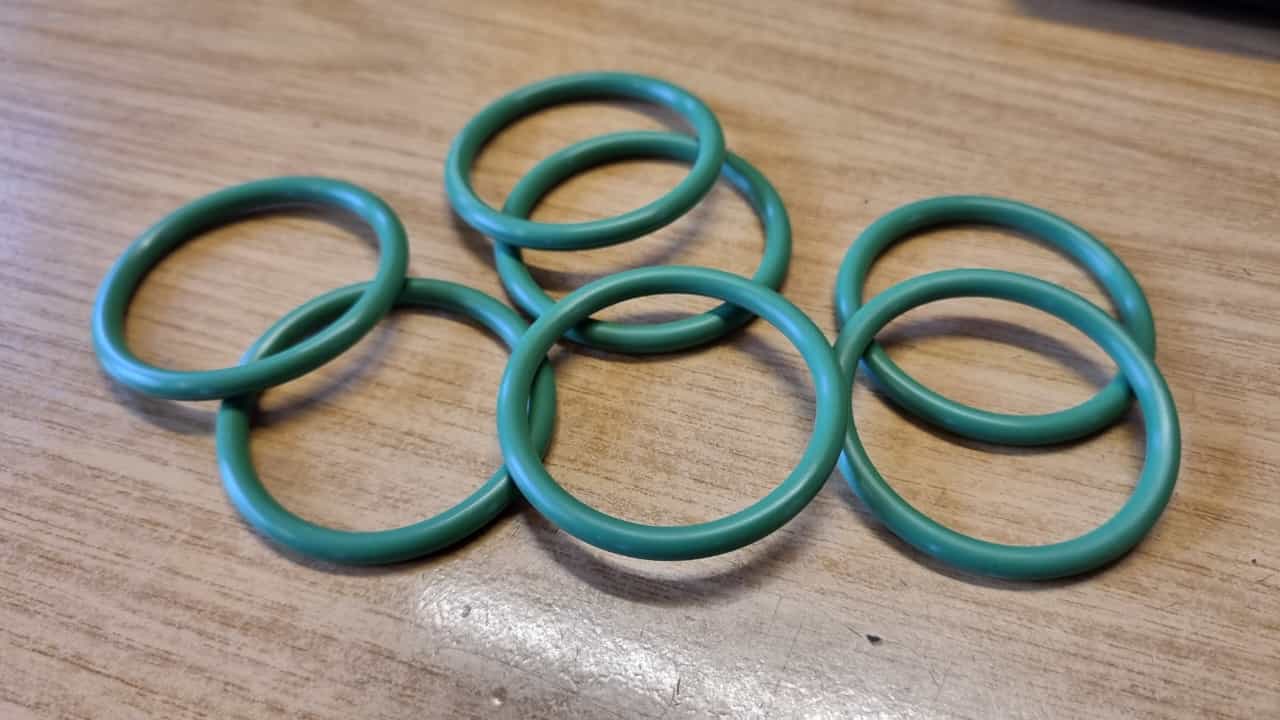 O-Ring Zündverteiler Polo G40 mit der Original Teilenummer 030 905 224 mit den Maßen 42x4,5