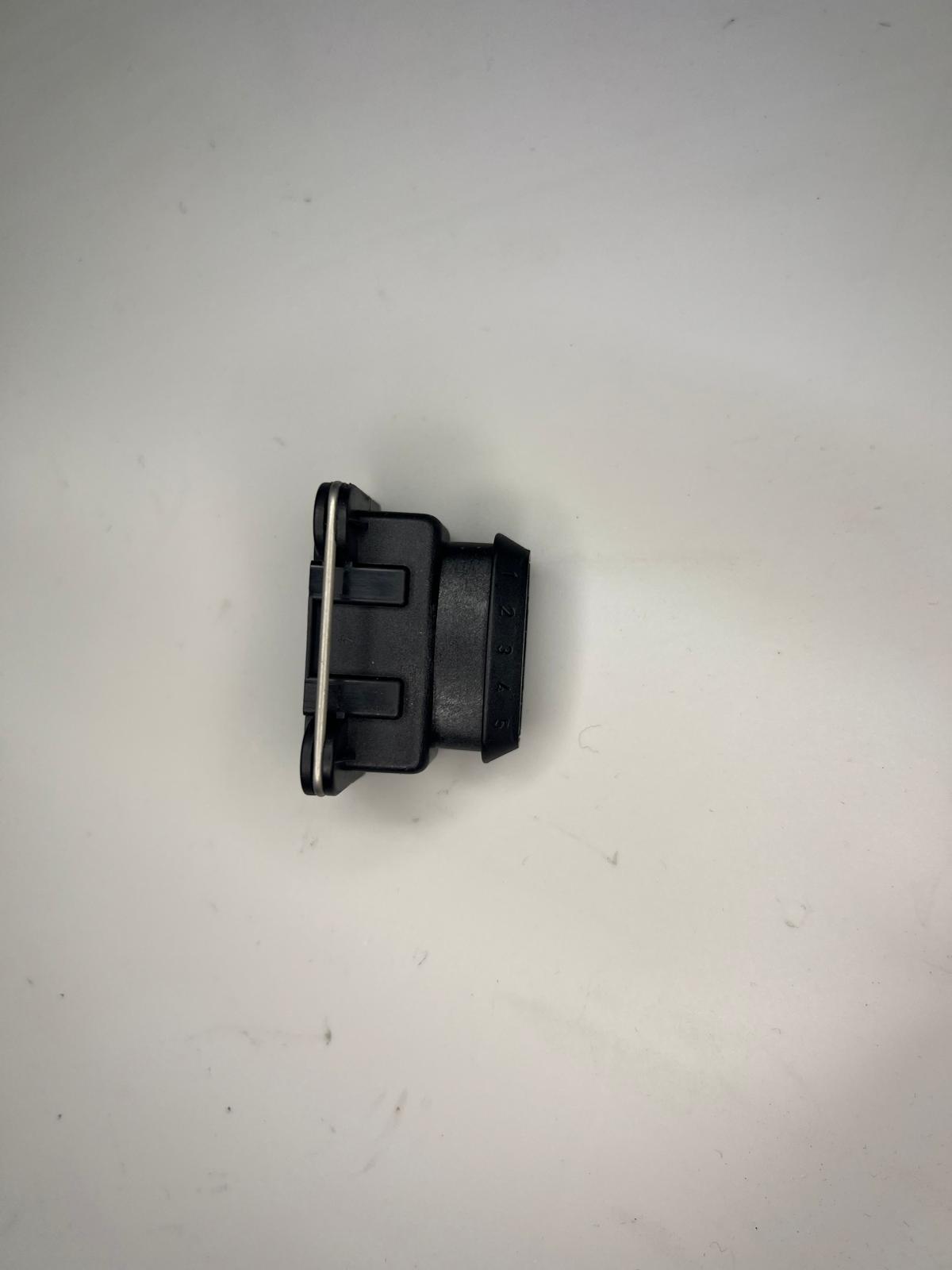 Stecker für den Luftmengenmesser Polo G40 GT 3F NZ