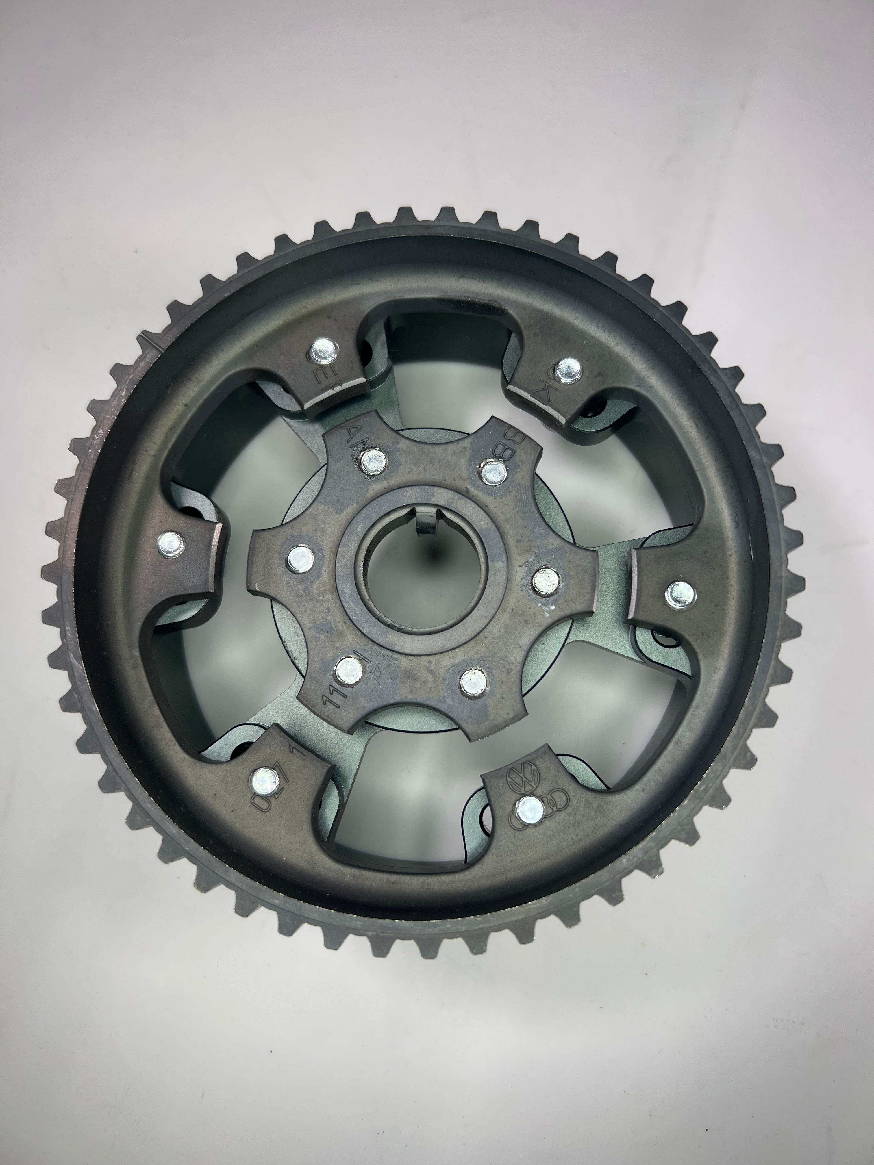Verstellbares Nockenwellenrad für die 16VG60 Motoren mit 5PK Flachriemenrad zum Generator