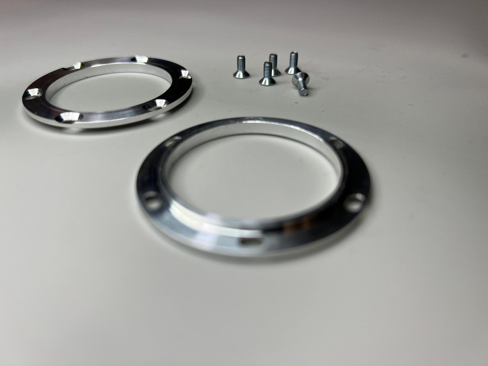 Einbau der Verschlussplatten mit Material der Verdränger Wellendichtringe