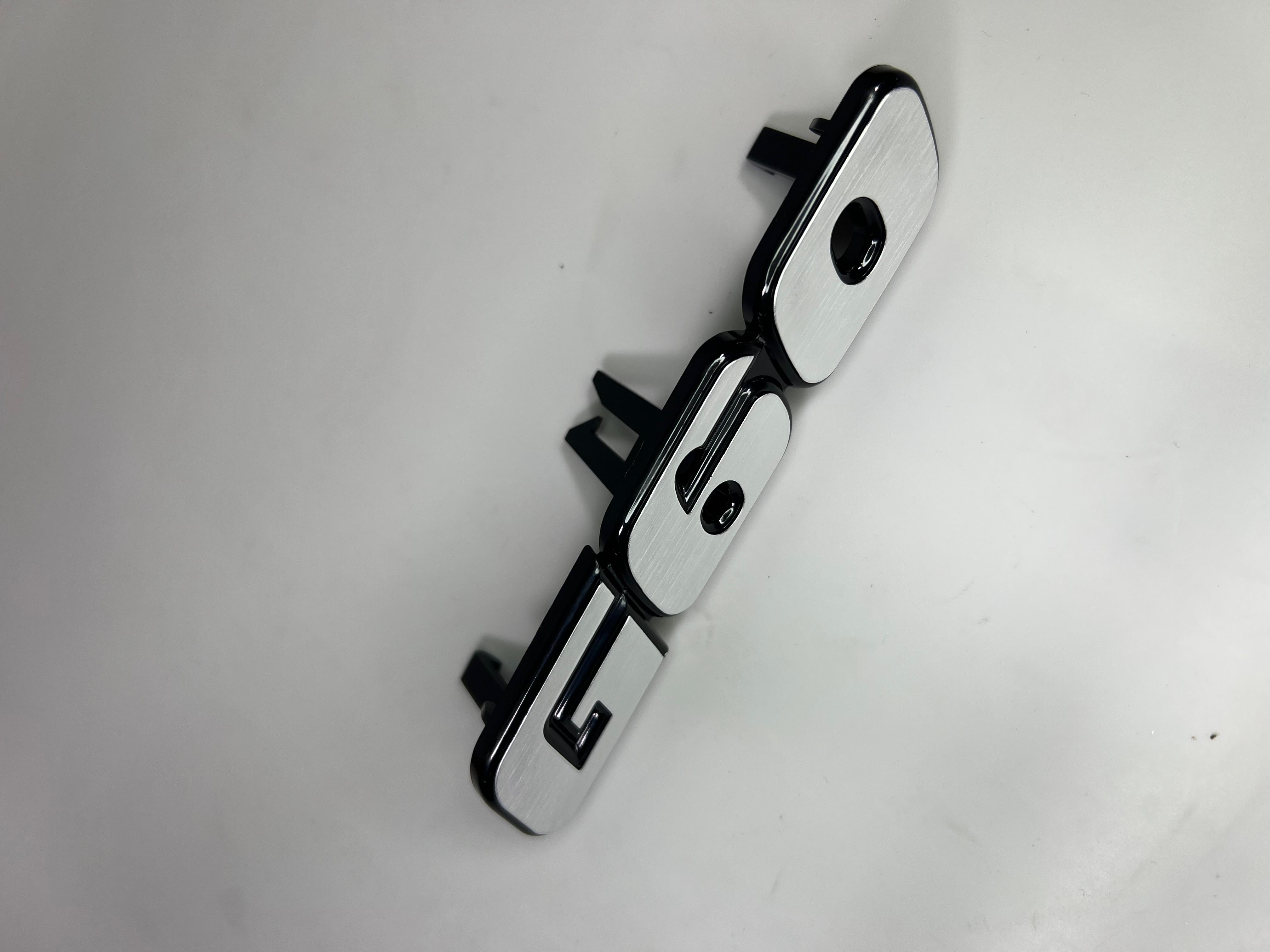 Emblem für den G60 Kühlergrill aus Kunststoff für Passat 35i Corrado Golf II 19E in der Farbe Chrome