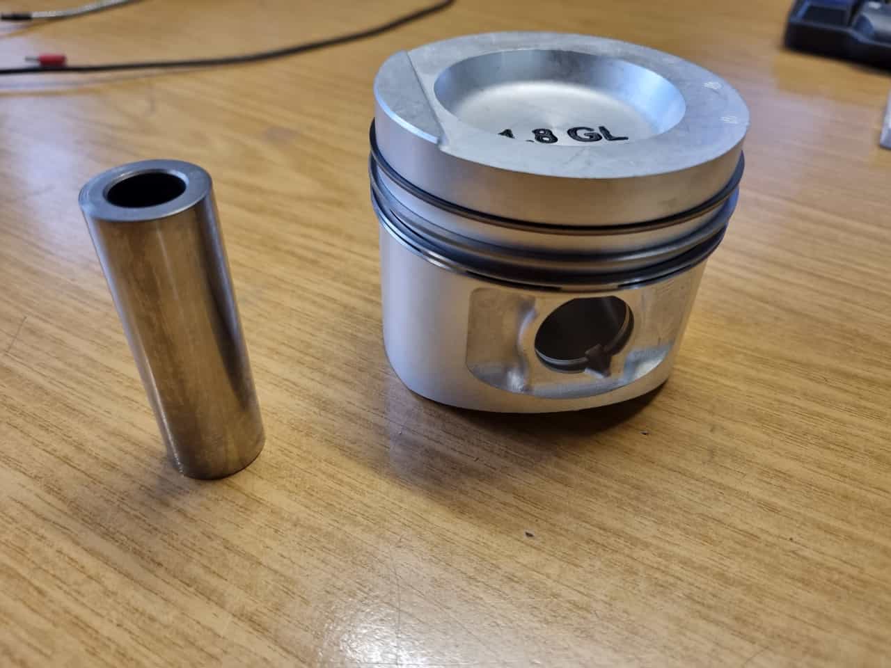 Kolben von Mahle für die G60 Motoren PG Zylinderbohrung mm: 81,51 mm