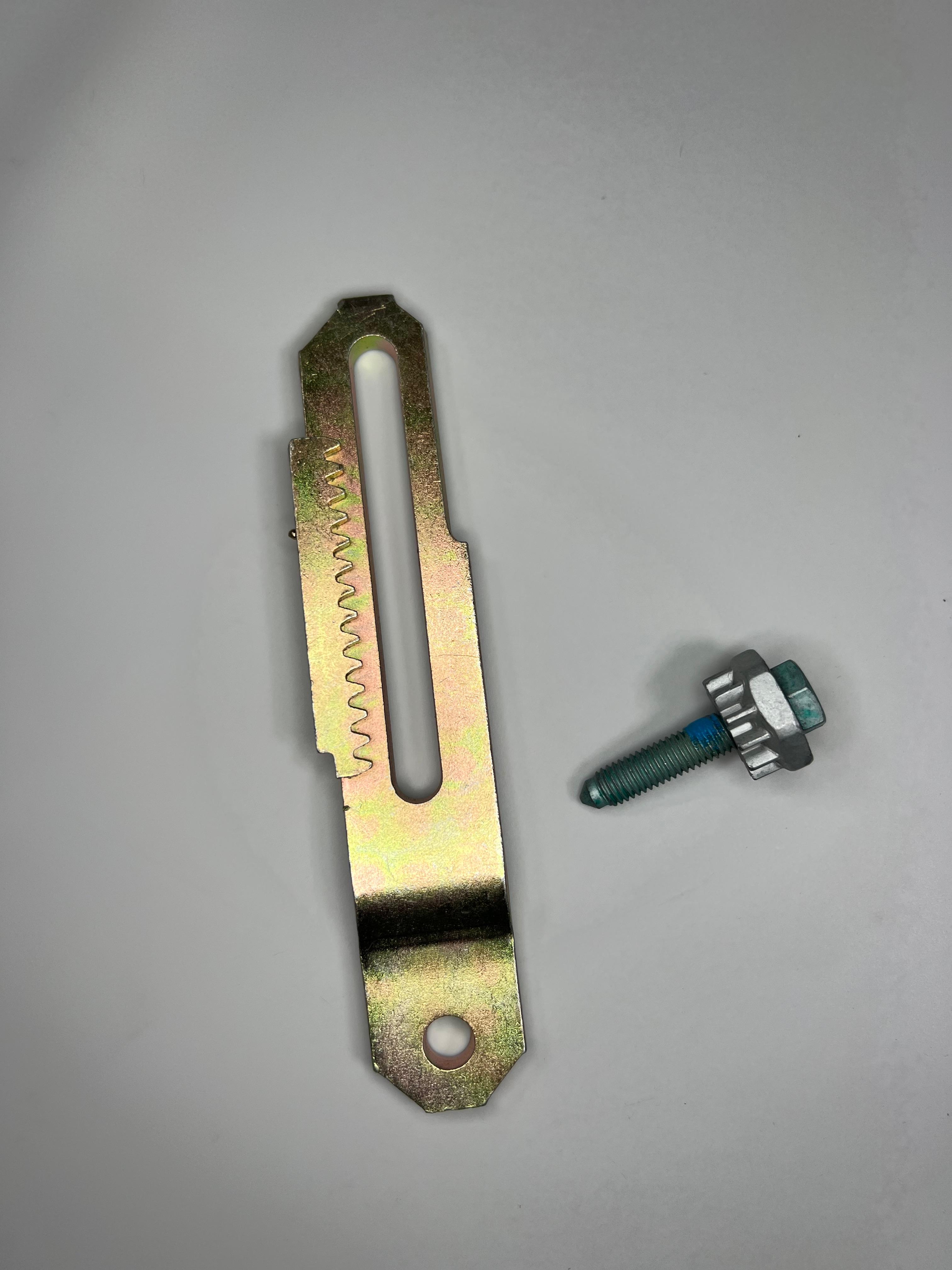 Lichtmaschinenhalter Generatorhalter Stütze Spannhebel Golf II mit verstellung original Teilenummer