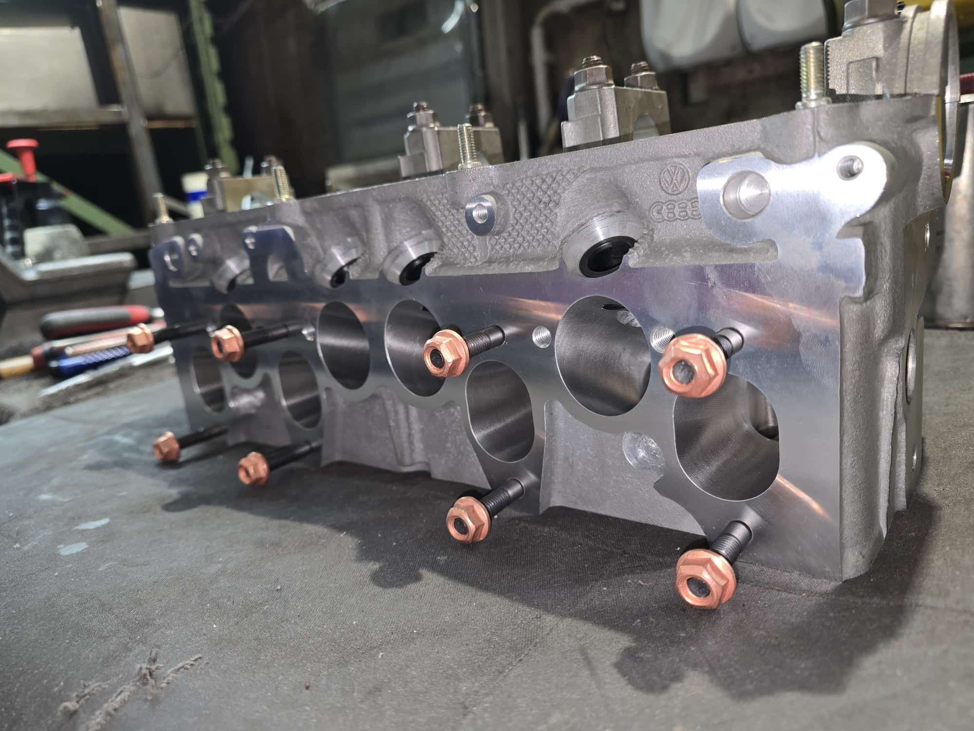 Zylinderkopf Rennsport CNC G60 Neuteil aus einem Rohling gefertigt von TK Motorsport