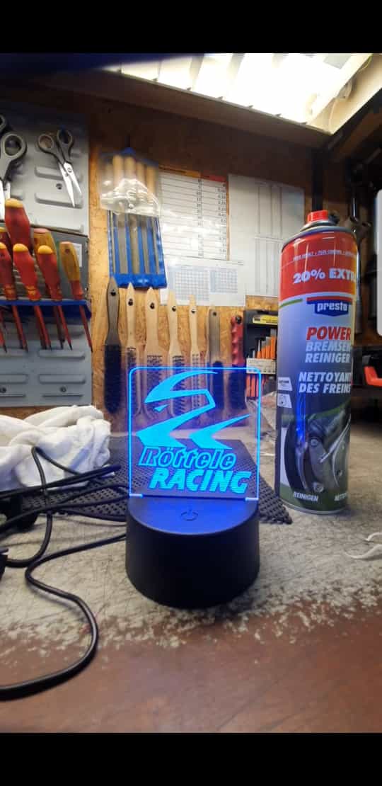 Röttele Racing Logo beleuchtet mit Farbwechselfunktion und Fernbedienung