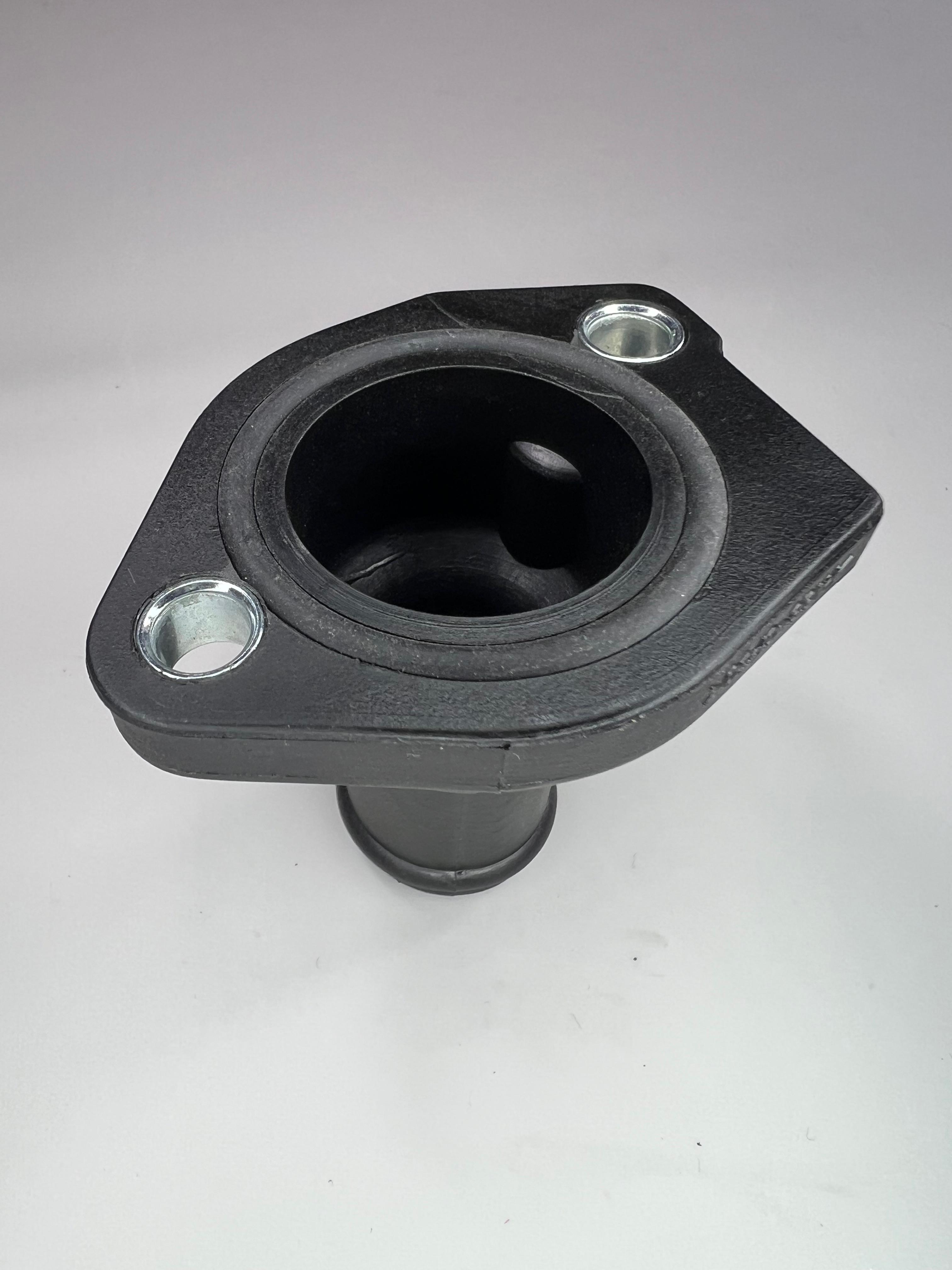 G60 Wasserflansch am Zylinderkopf links aus Kunststoff