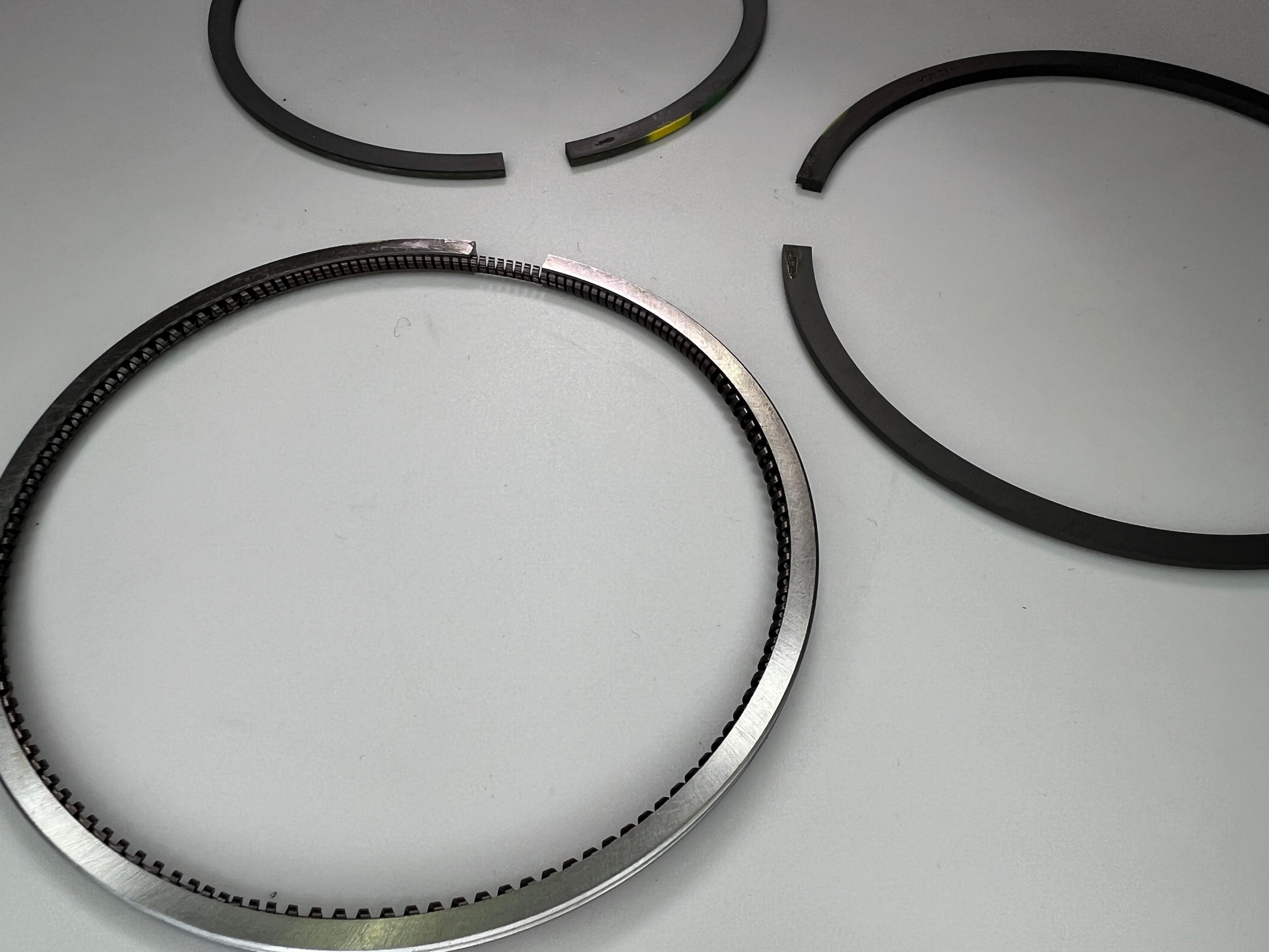 Kolbenring Satz original von Mahle für die G60 Motoren PG Zylinderbohrung mm: 81,00mm