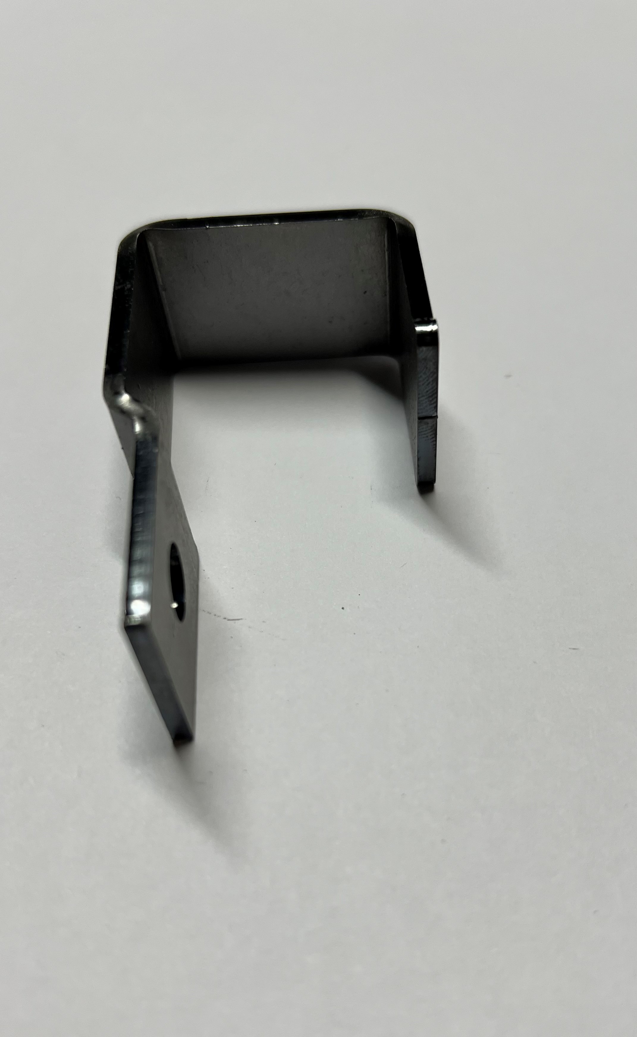 Halter vom Leerlaufsteller , Leerlaufregelventil  G60 PG Original Teilenummer 037 133 446 F