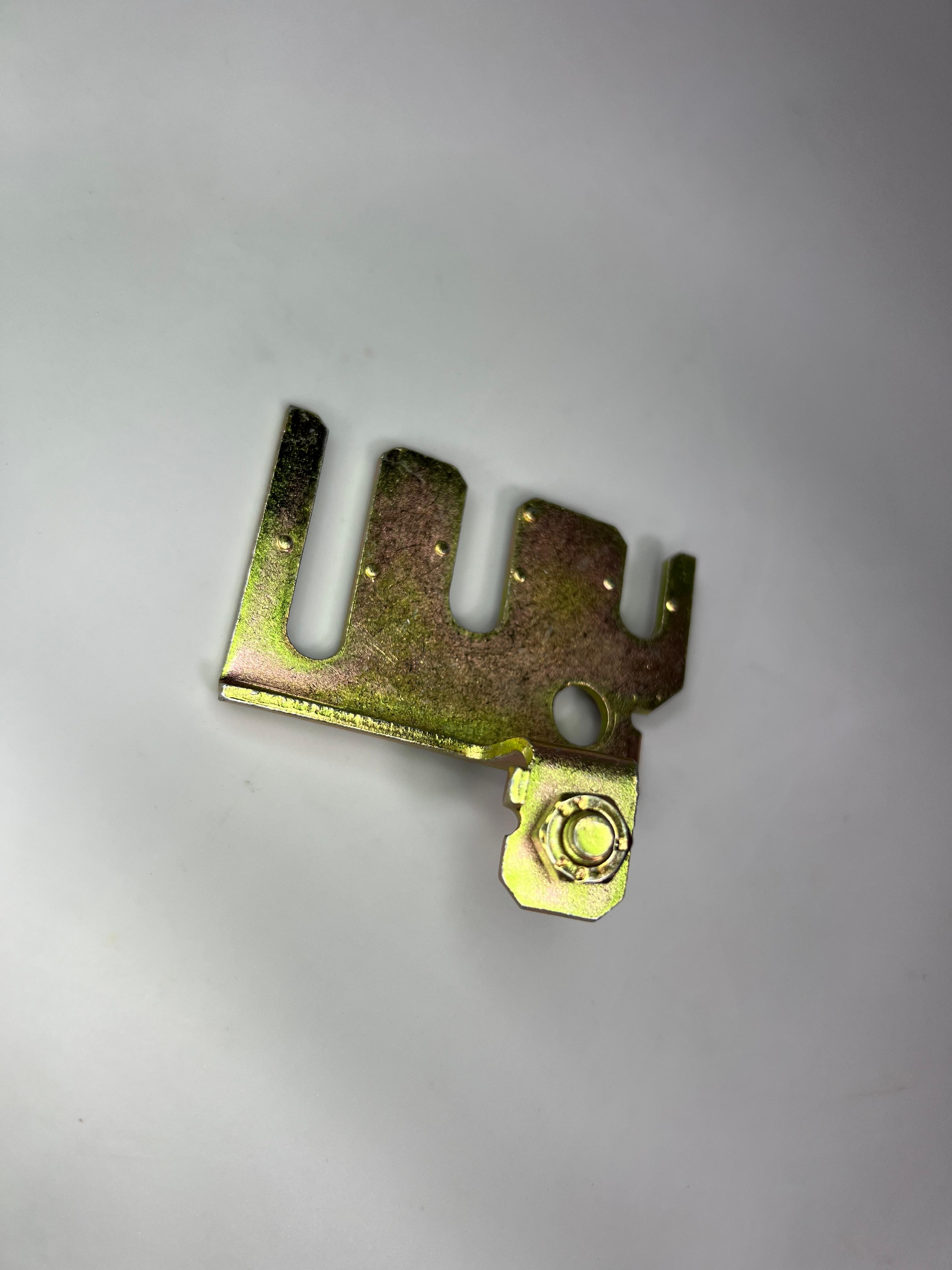 Halter neu aufgebaut für die Stecker der Lambdasonde Generator und Anlasser am Polo