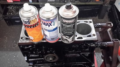 Lack für den Motorblock  in schwarz,rot,silber oder gelb mit Grundierung und Klarlack