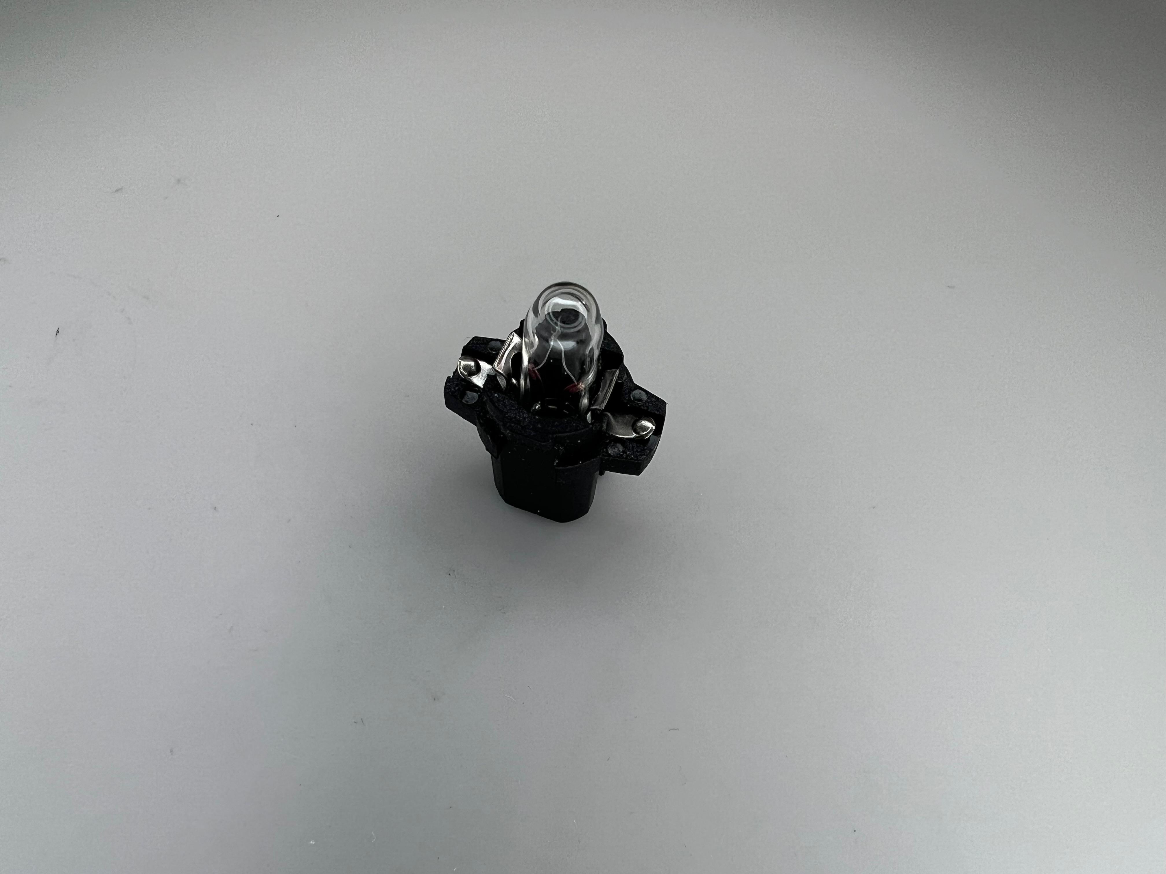 Beleuchtung Leuchtmittel Birne für das Kombiinstrument Polo Golf Corrado Spannung: 12V und 1,2W