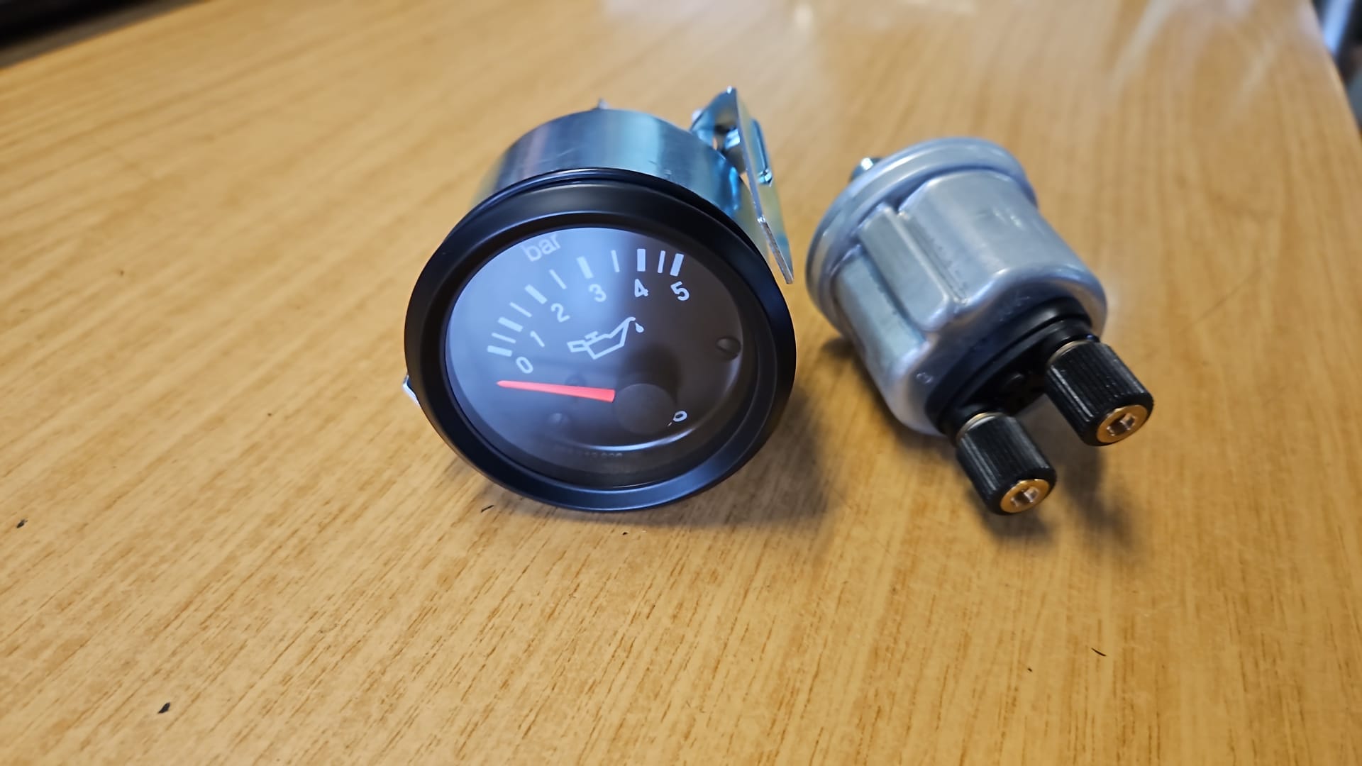 Öldruckanzeige Öldruck Anzeige Uhr 5 bar mit Sensor für Polo G40 und die G60 Motoren