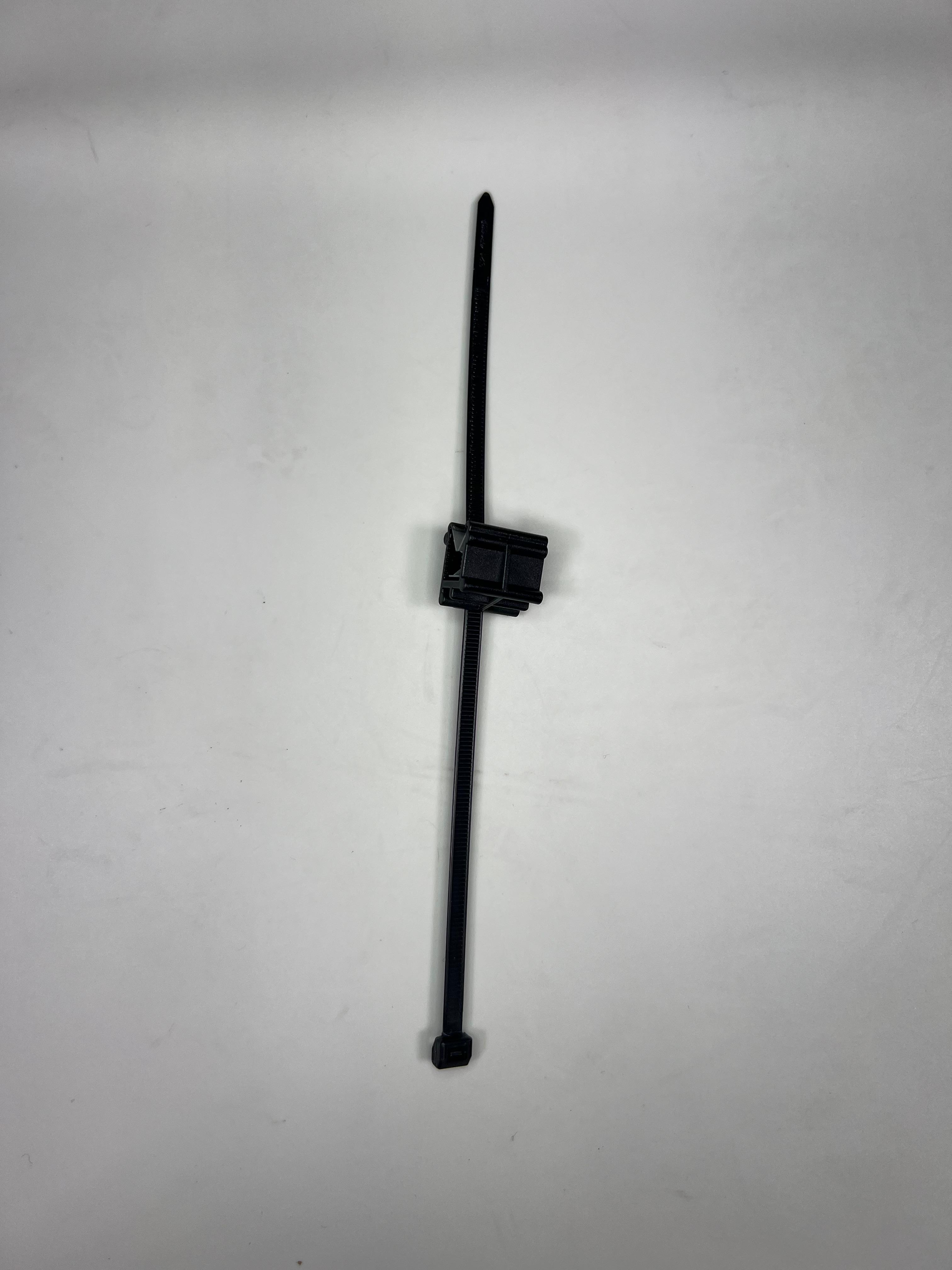 Kabelbinder mit Halteklammer für das Handbremsseil Polo 86c
