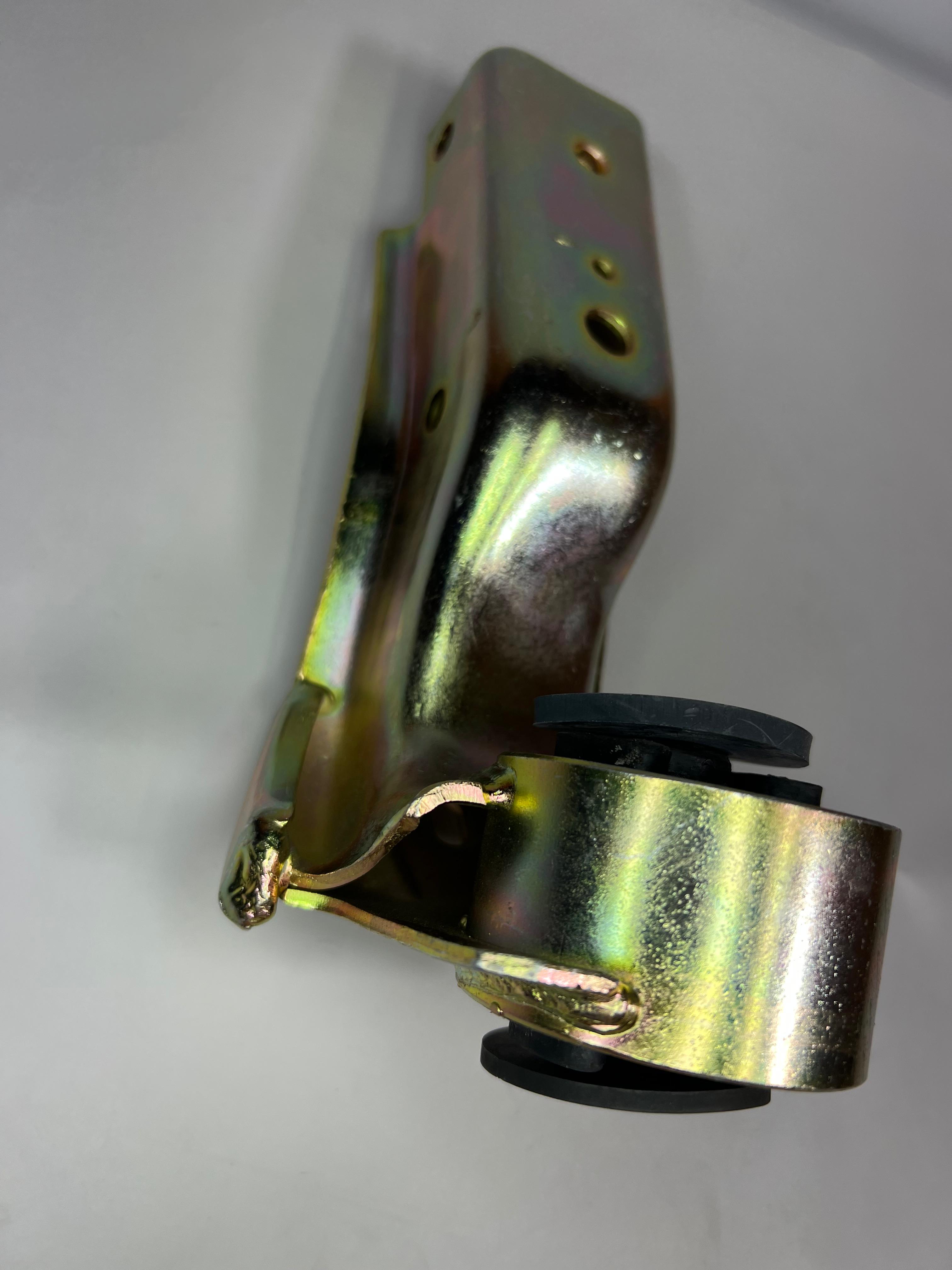 Getriebe Halter Golf 1 mit 5 Gang 020 Getriebe  original Teilenummer : 171 399 113 H