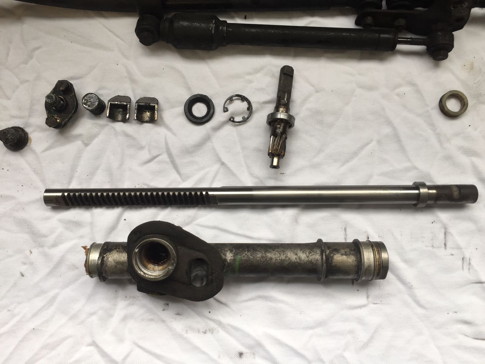 Lenkgetriebe direkt , kurze Lenkung VW Polo 86, 86C und 2F mit Kugellager