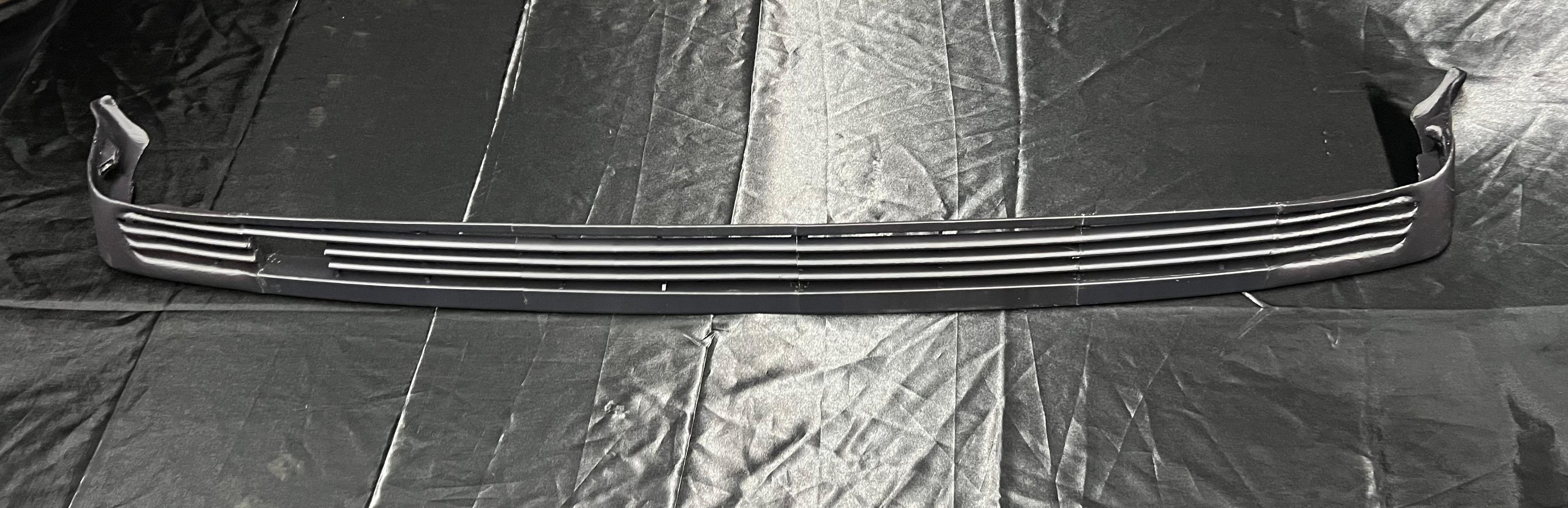Polo II G40 original Frontspoiler als Nachbau mit Schrauben Nieten und Clips
