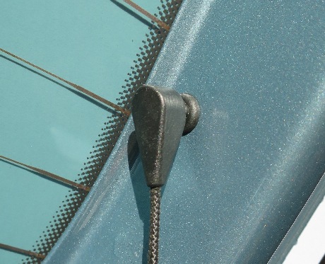 Hutablagenhalter neue Version Golf 7, Caddy, Passat, Polo, Alhambra, Cordoba, Audi A3,A4,Skoda Fab
