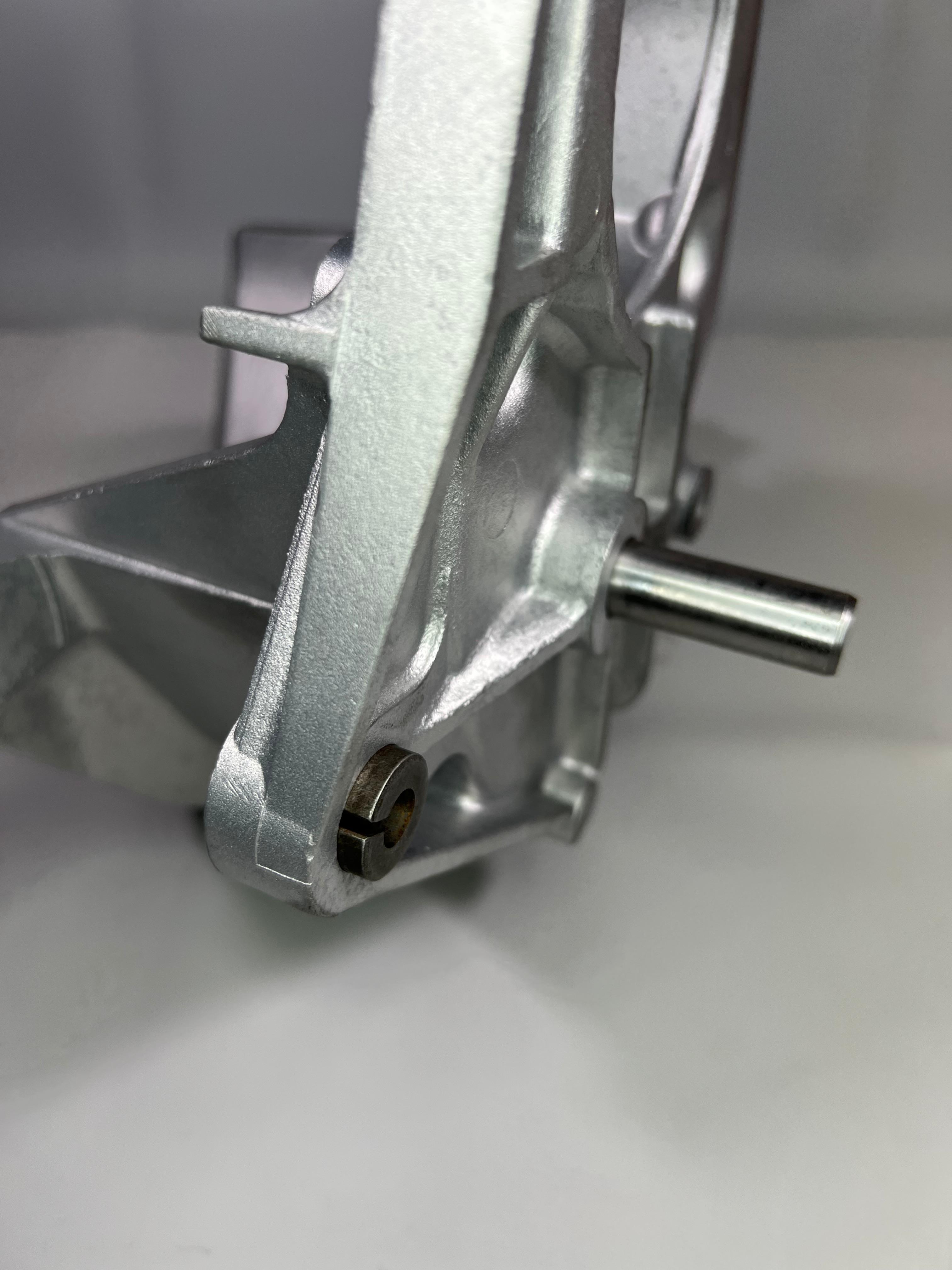 Halter für G60 Lader original Teilenummer : 037 145 491 A