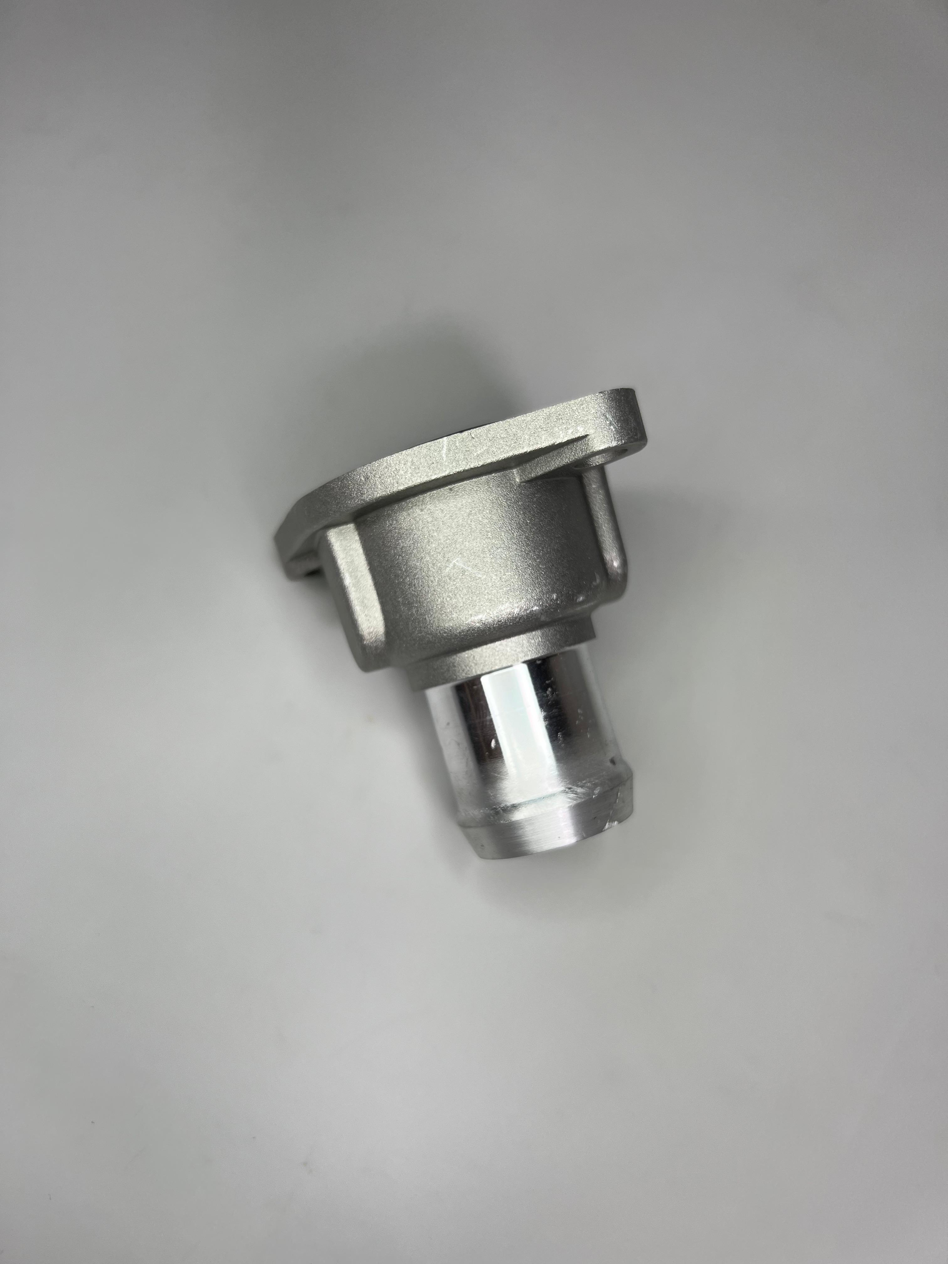 G60 Wasserflansch am Zylinderkopf links aus Aluminium Feinguss mit Dichtring