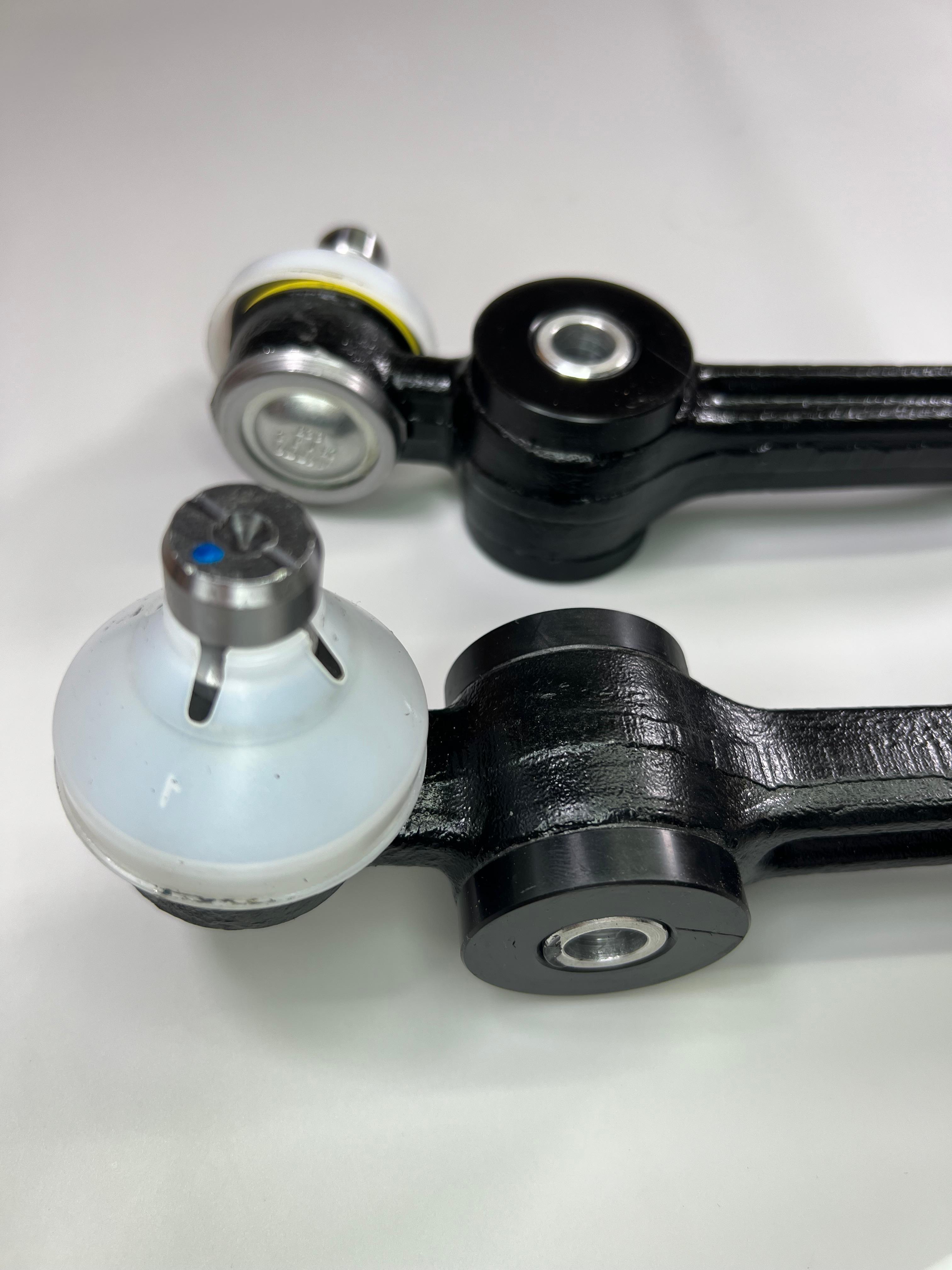 Querlenker Polo G40 links und rechts mit PU-lager für die Stabilisatoraufnahme und innen original