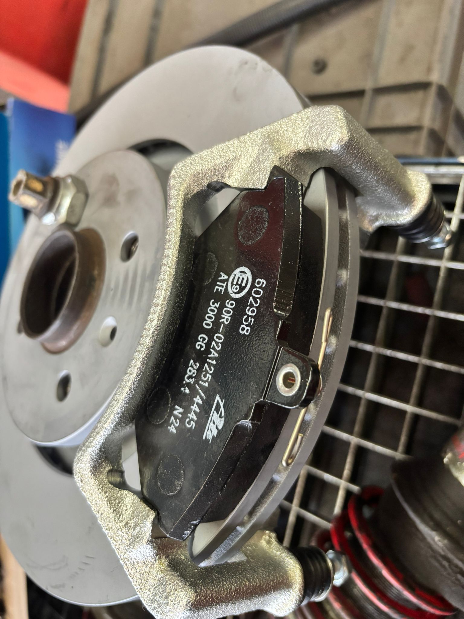 Bremssatteladapter für alle Golf 1 Caddy und Polo I bis III mit G60 oder 16V Bremssättel