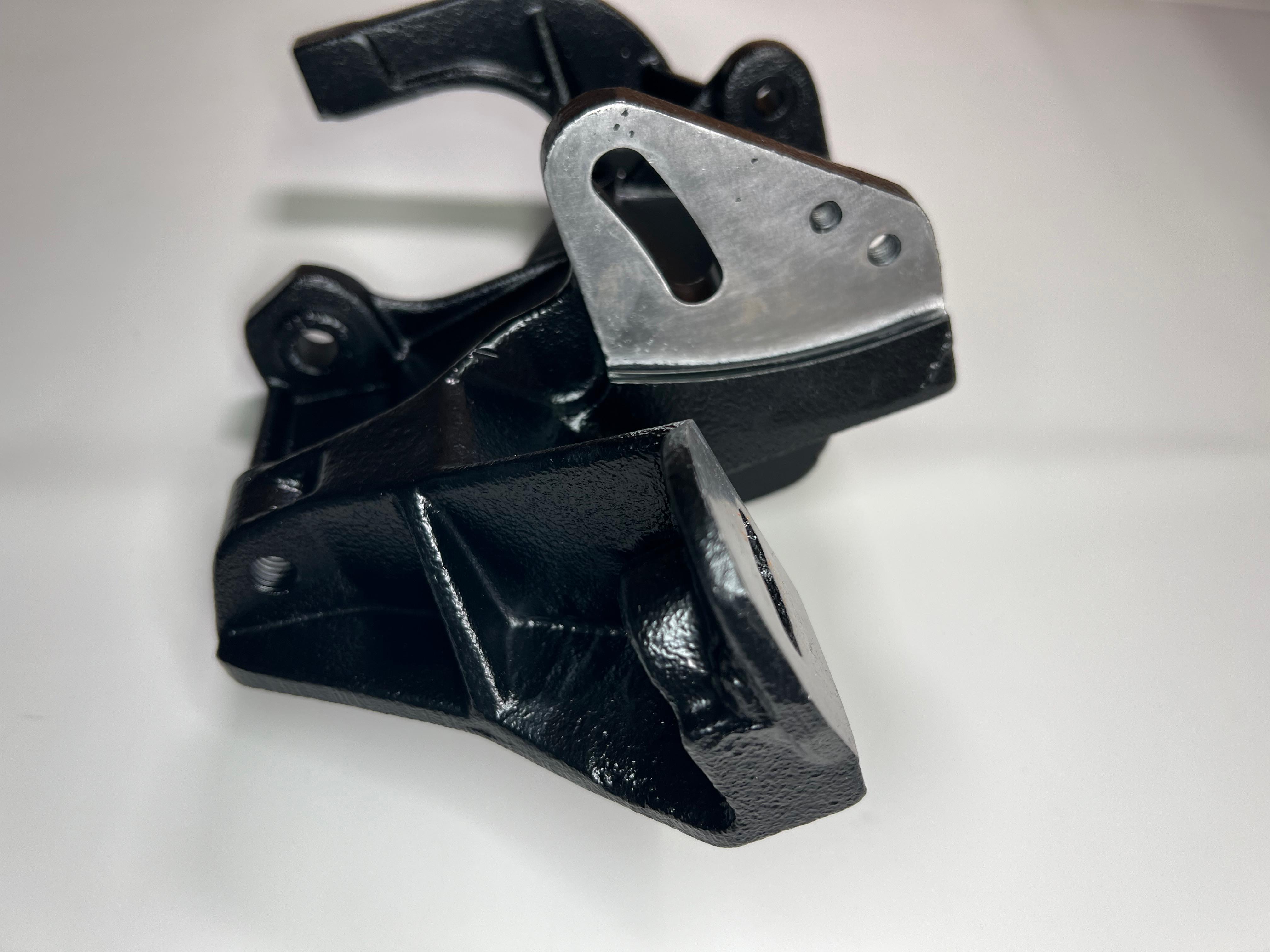 Halter für G40 oder G60 Lader im Polo G40 mit 3 Befestigungsschrauben