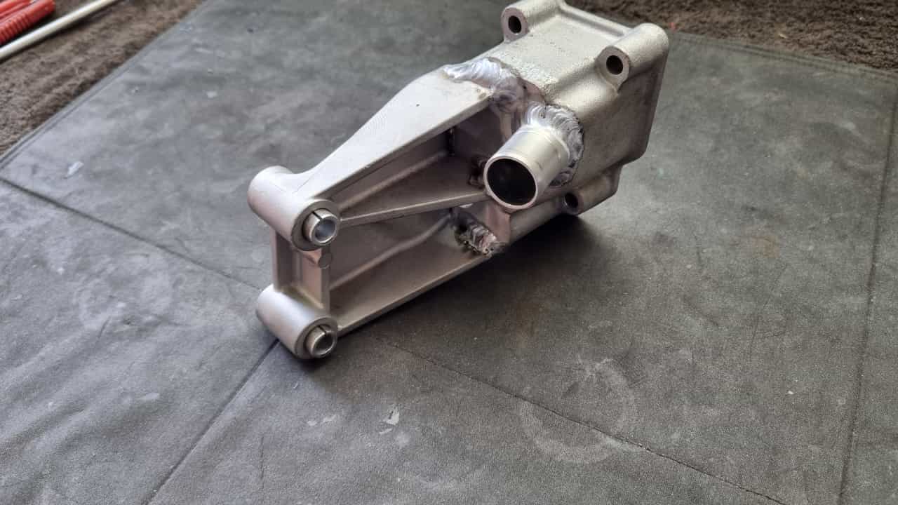 G-Laderstütze mit Kurbelgehäuseentlüftung für den 16V Motorblock