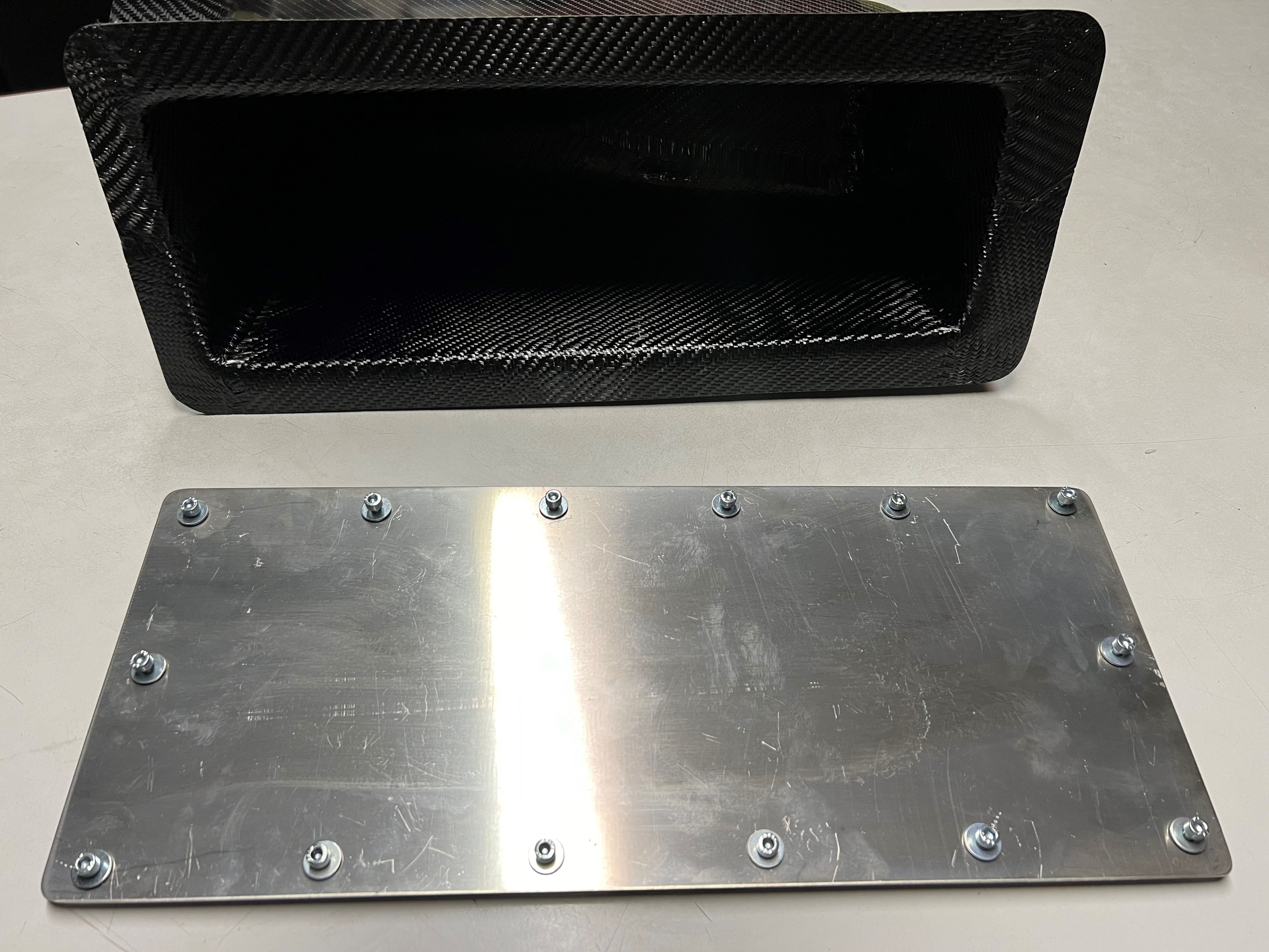 Carbon Airbox Luftsammler groß für unsere Polo und Golf mit Einzeldrosselanlage oder Doppelvergaser
