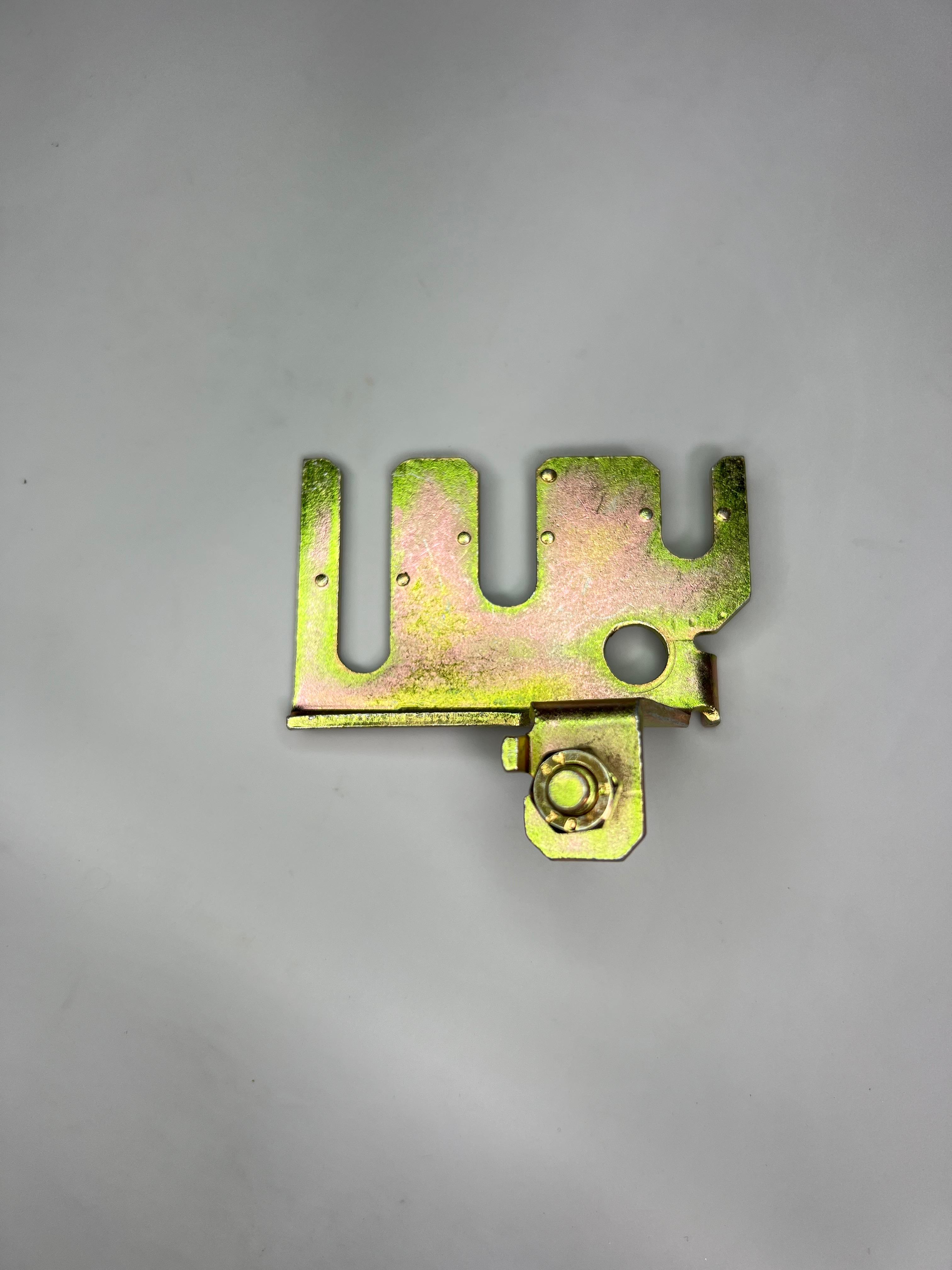 Halter neu aufgebaut für die Stecker der Lambdasonde Generator und Anlasser am Polo