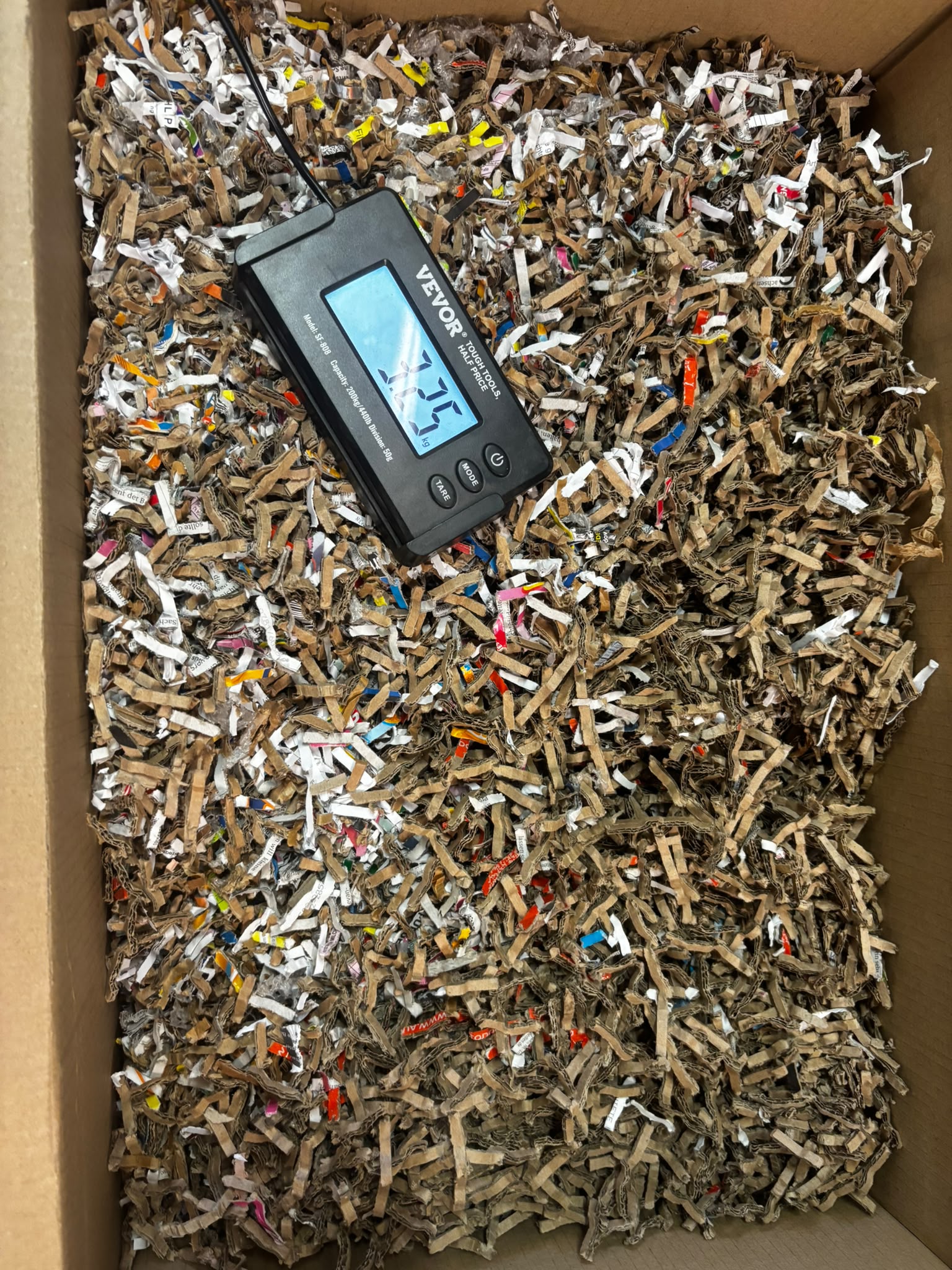 Versand Stopfmaterial Füllmaterial Karton Schnipsel 3kg mit Versandschachtel