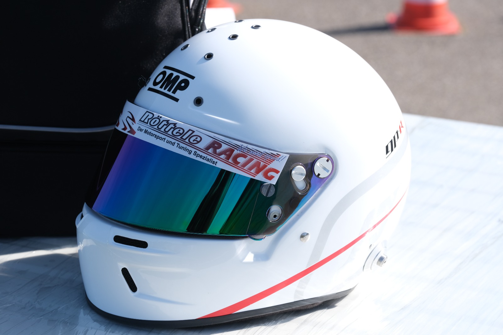Aufkleber Röttele-Racing für das Helm Visier
