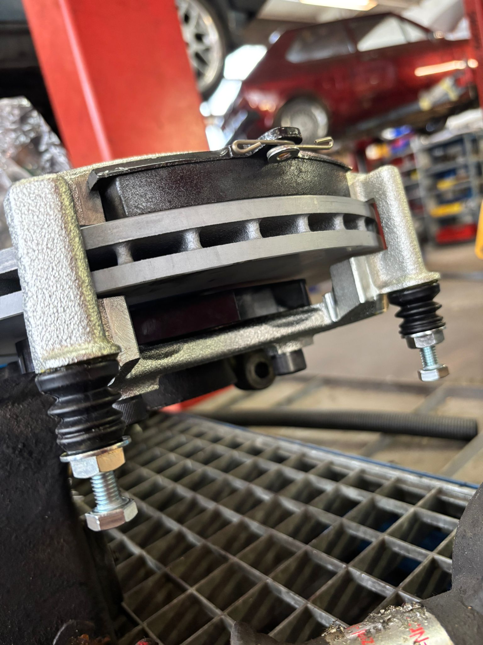 Bremssatteladapter für alle Golf 1 Caddy und Polo I bis III mit G60 oder 16V Bremssättel