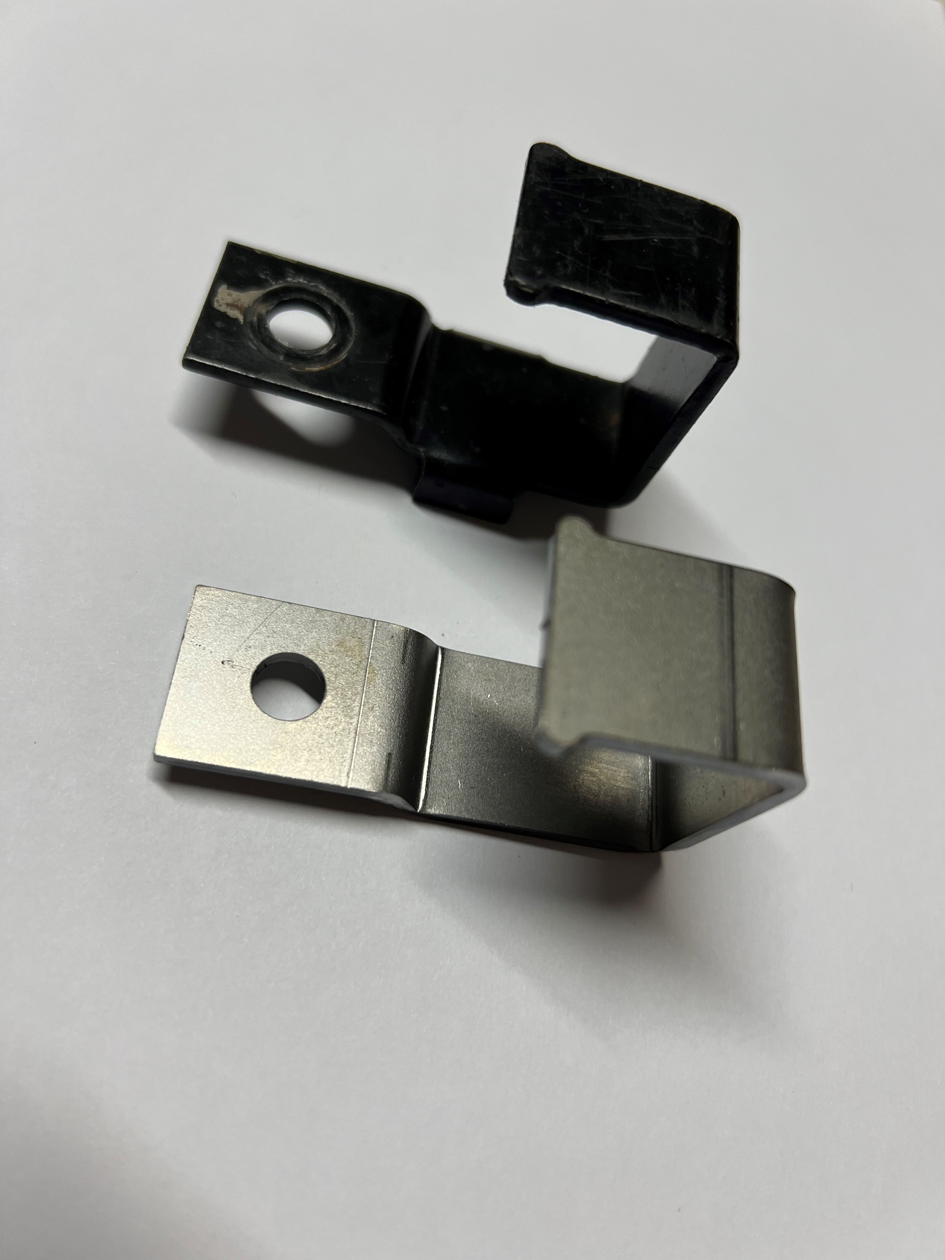 Halter vom Leerlaufsteller , Leerlaufregelventil  G60 PG Original Teilenummer 037 133 446 F