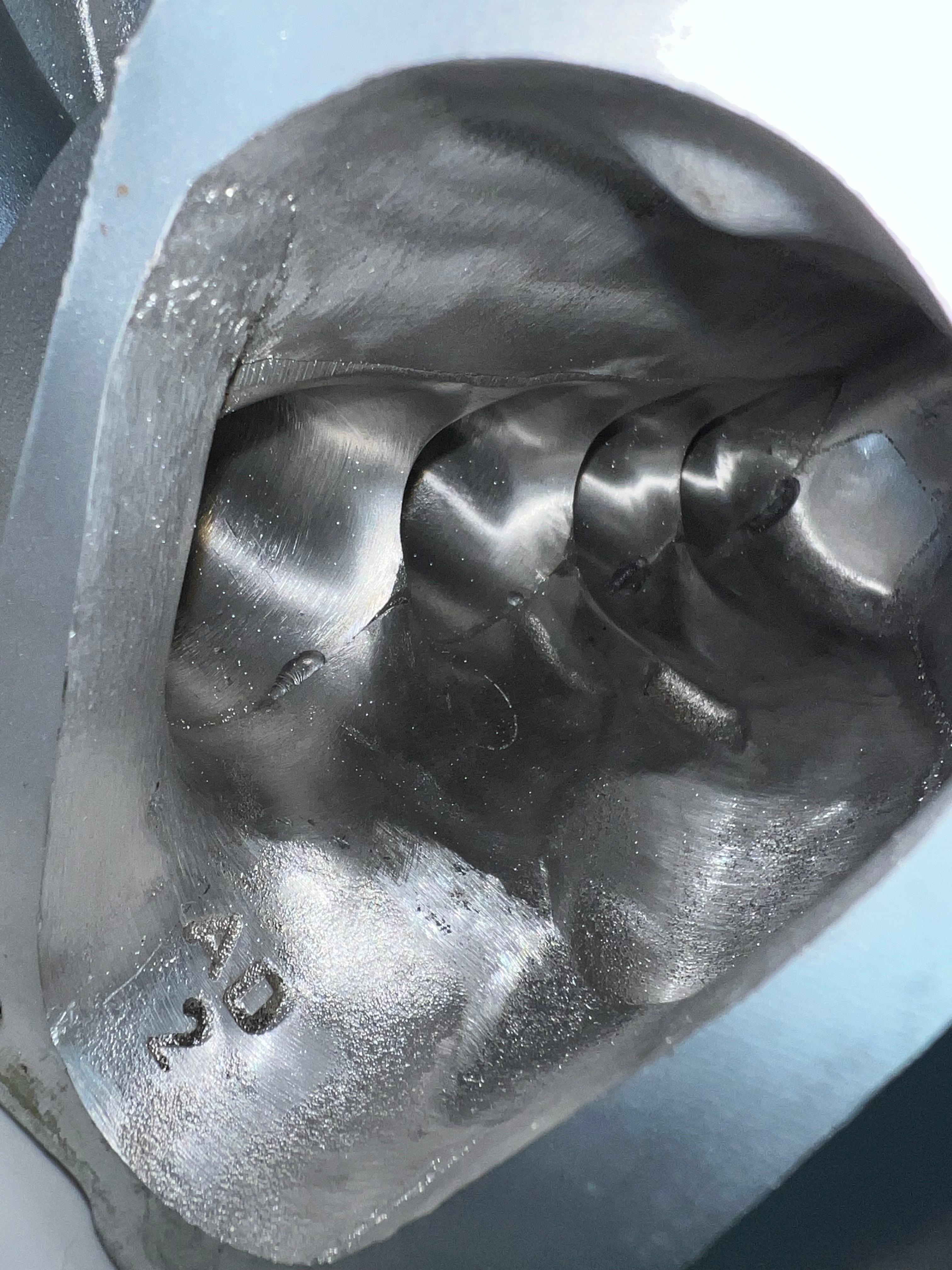 Ansaugrohr für die G60 Motoren geschnitten und mit Ansaugtrichtern bearbeitet