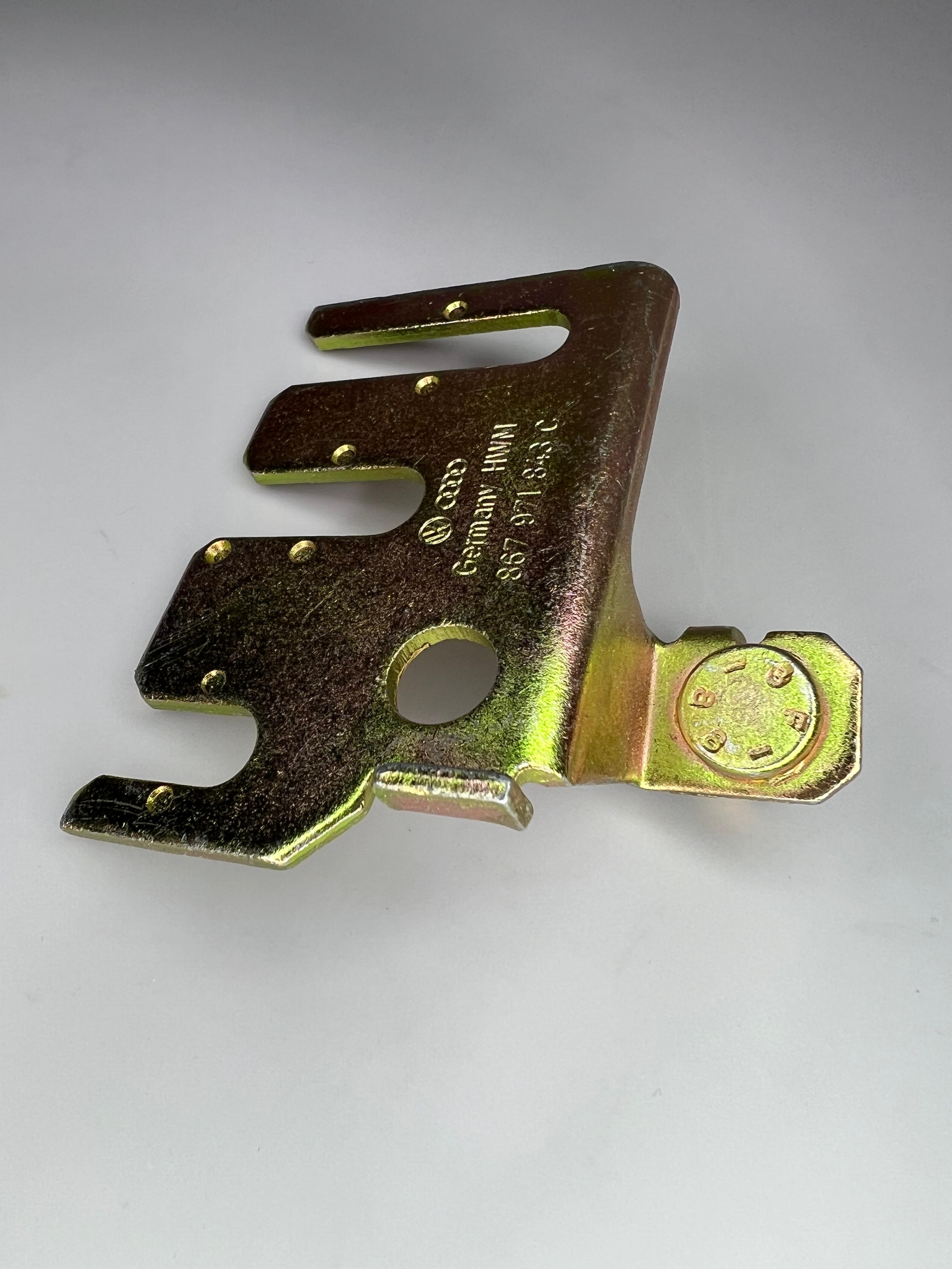 Halter neu aufgebaut für die Stecker der Lambdasonde Generator und Anlasser am Polo
