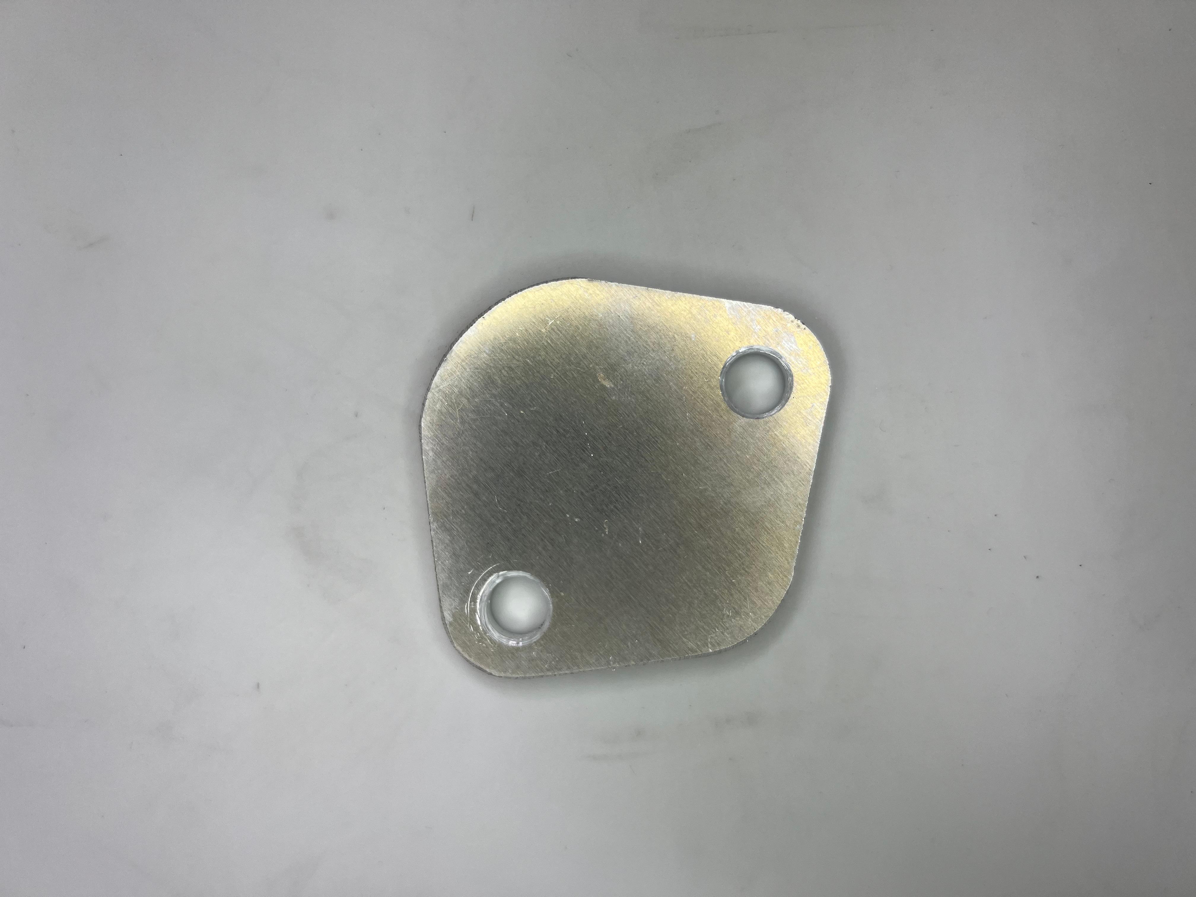 Aluminium Abdeckplatte für die mechanische Kraftstoffpumpe Polo 1 mit Schlepphebelkopf bis Baujahr 1