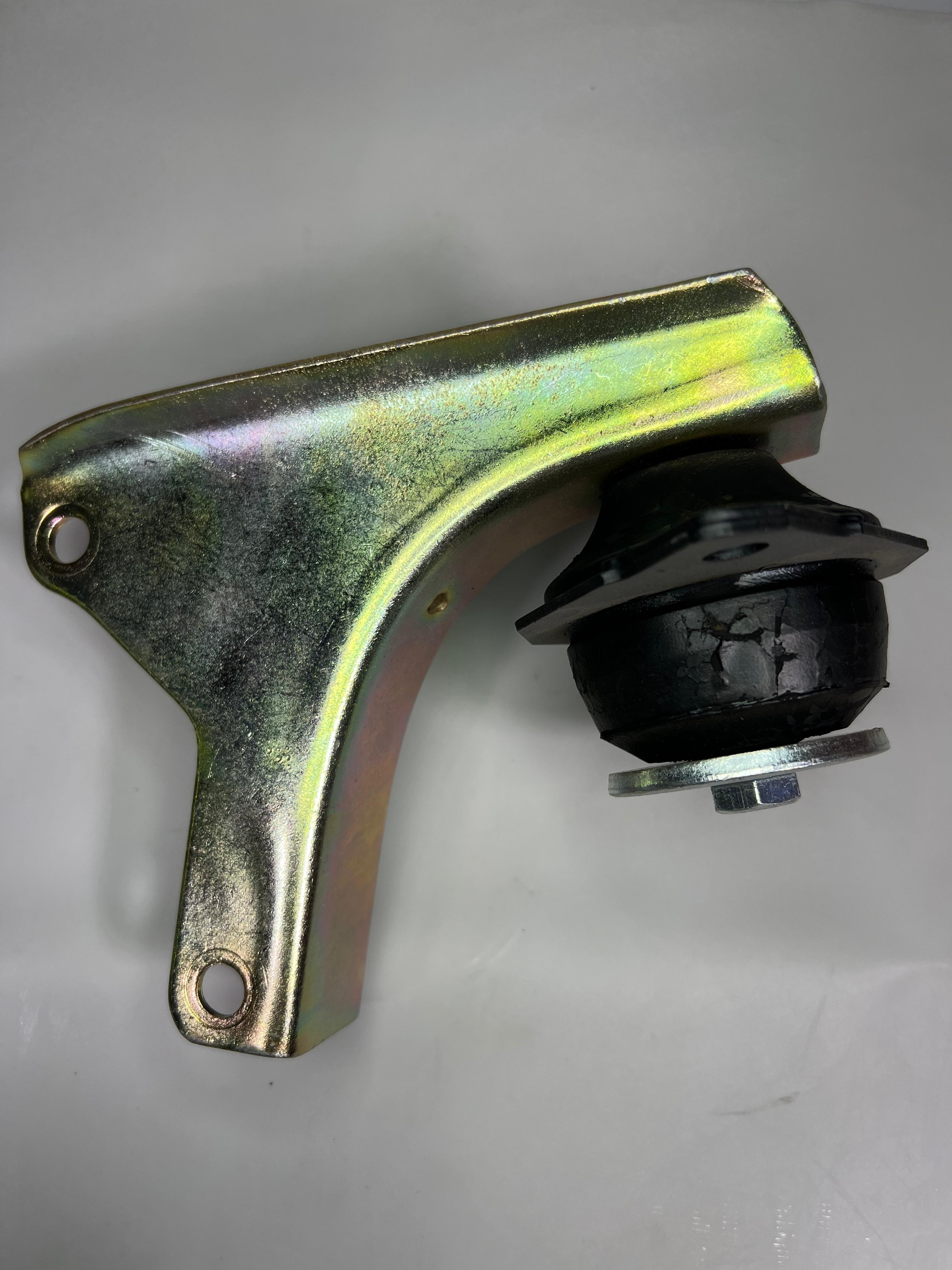 Gummi Metall Motorlager mit Halter hinten am Getriebe Polo G40