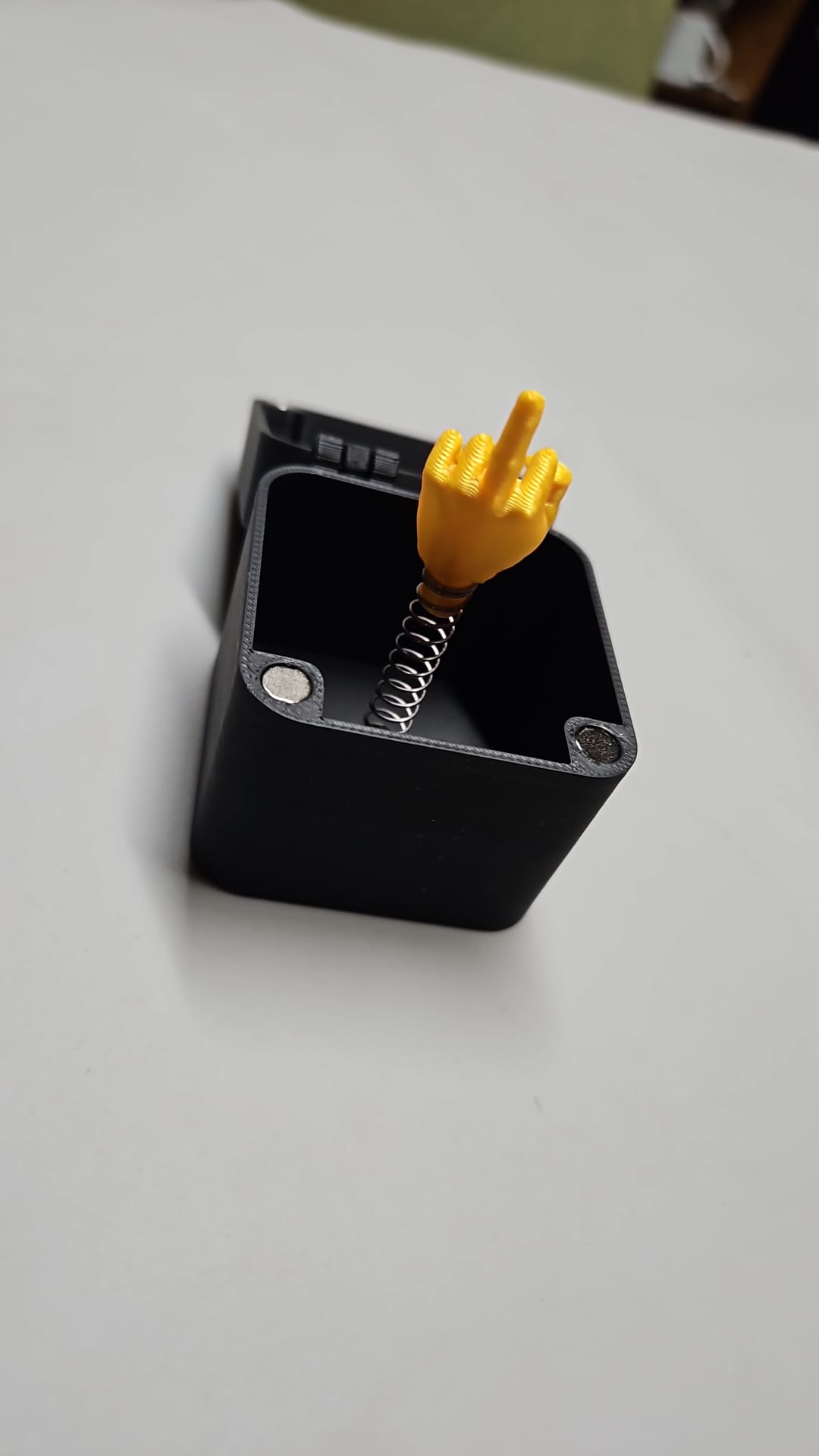 Just for you Überraschungsbox mit Mittelfinger anzeige