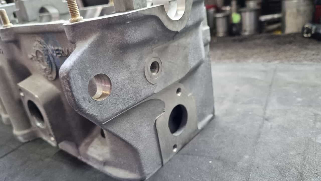 G60 original und neuer Zylinderkopf 037 103 373 A mit Ventilen und Hydrostößel