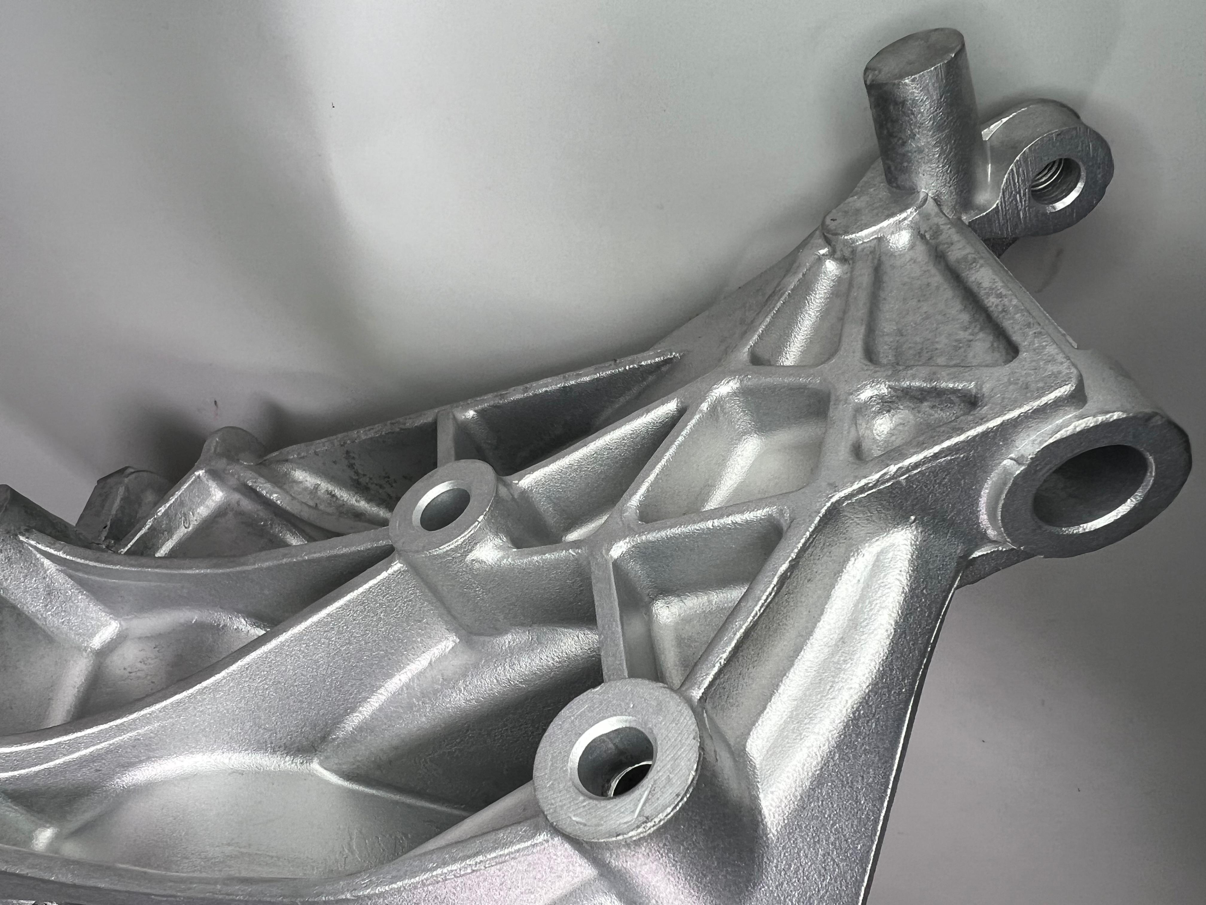 Halter für G60 Lader original Teilenummer : 037 145 491 A