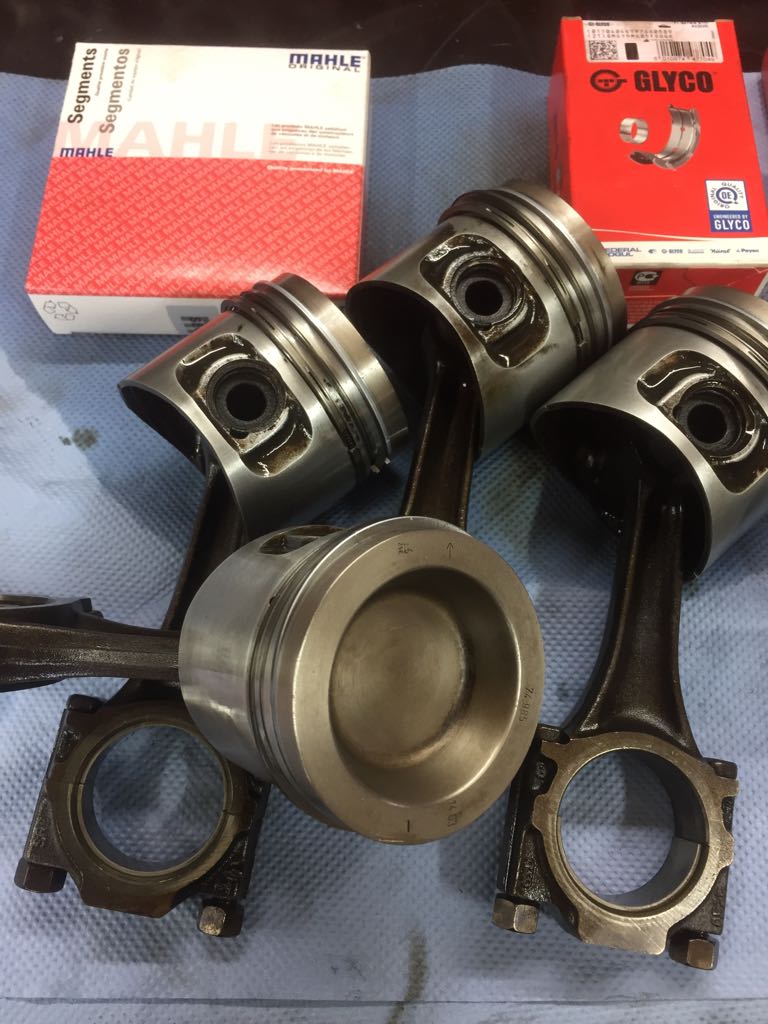 Polo G40 Tauschmotor mit neuen Kolben  Motorkennung: PY ab Baujahr 1988 mit gestecktem Wasserrohr