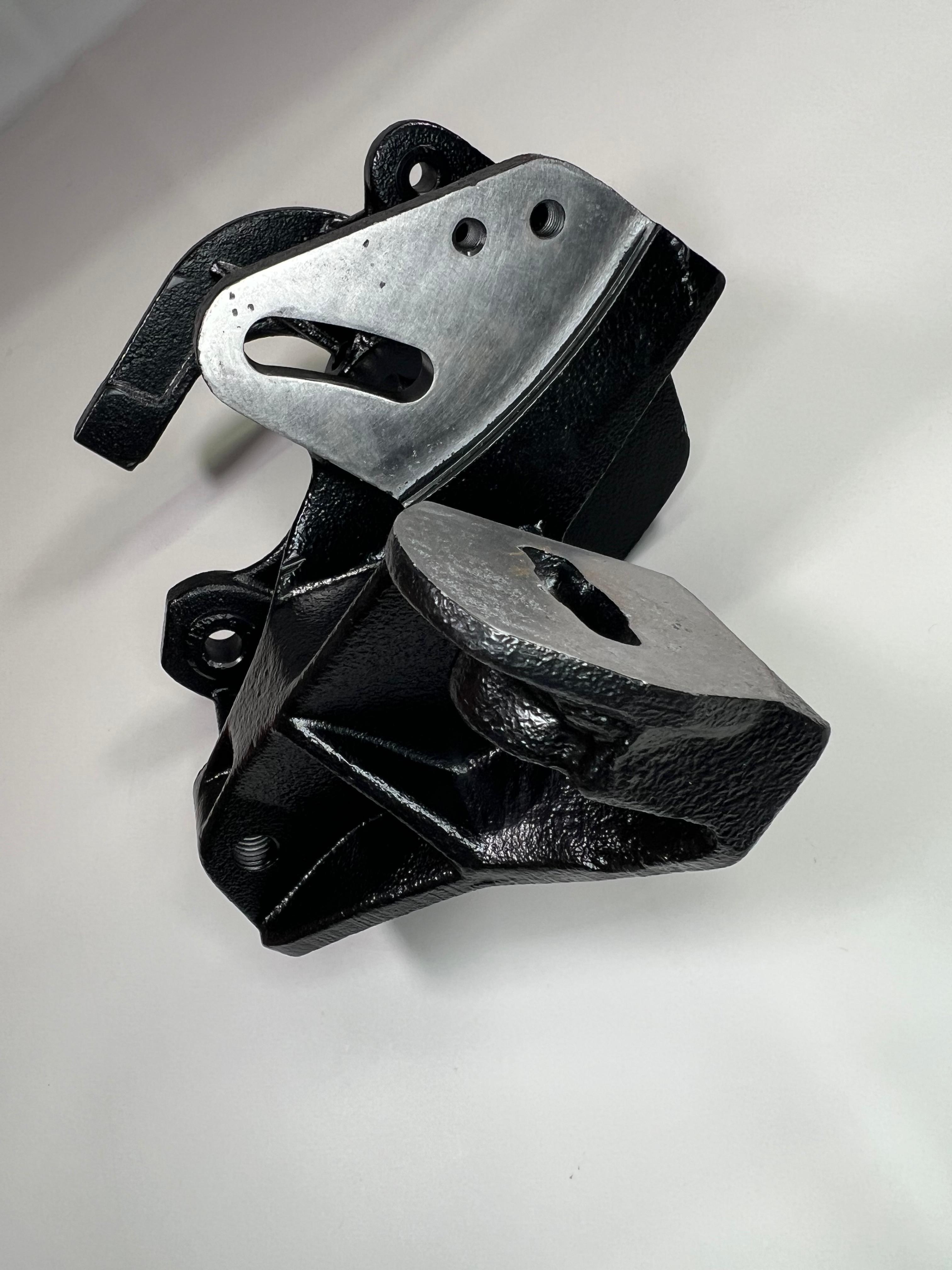 Halter für G40 oder G60 Lader im Polo G40 mit 3 Befestigungsschrauben