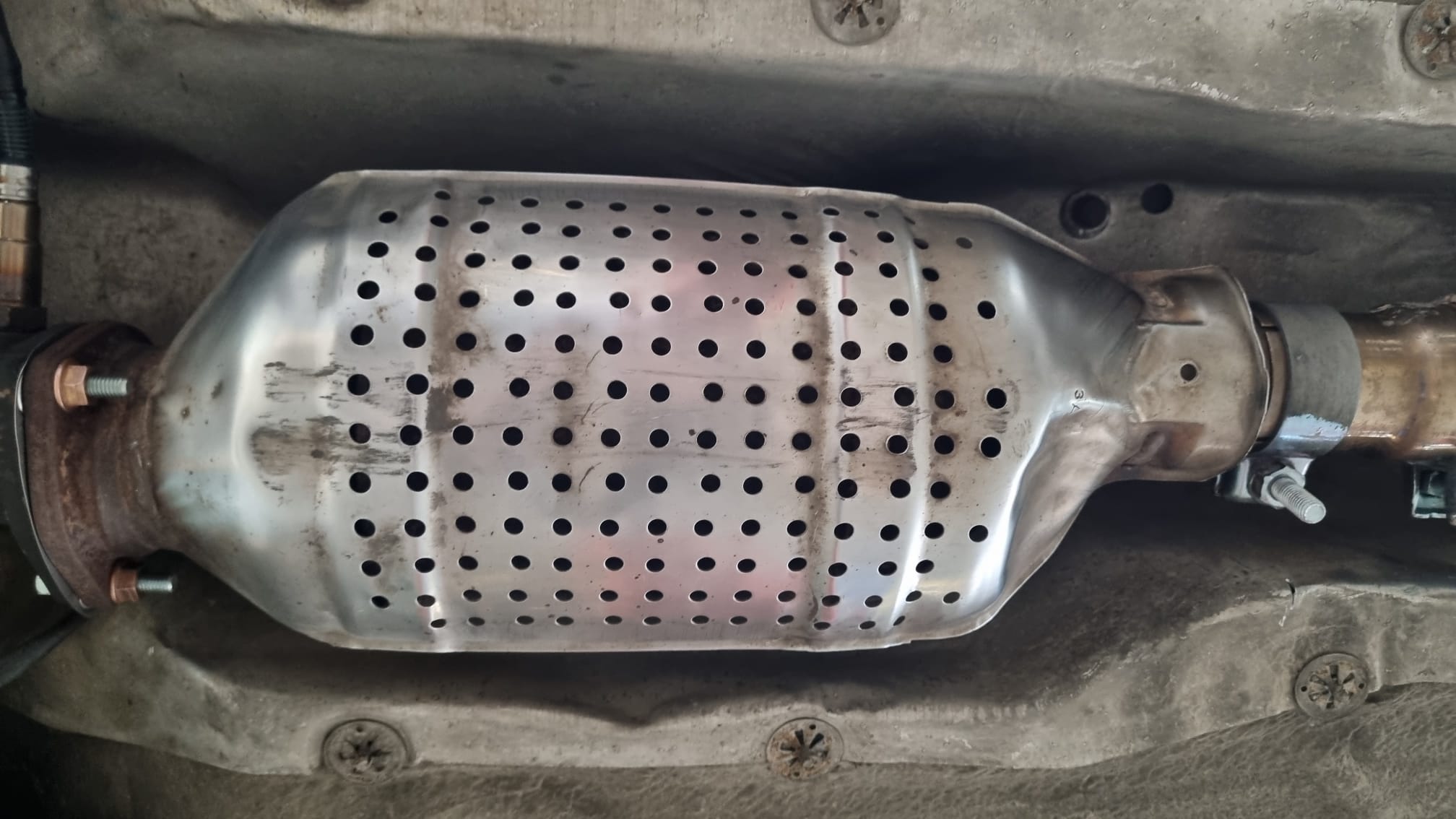 Katalysator 200 Zellen Katalysator im Originalgehäuse für den Rennsport für Golf Corrado Passat G60