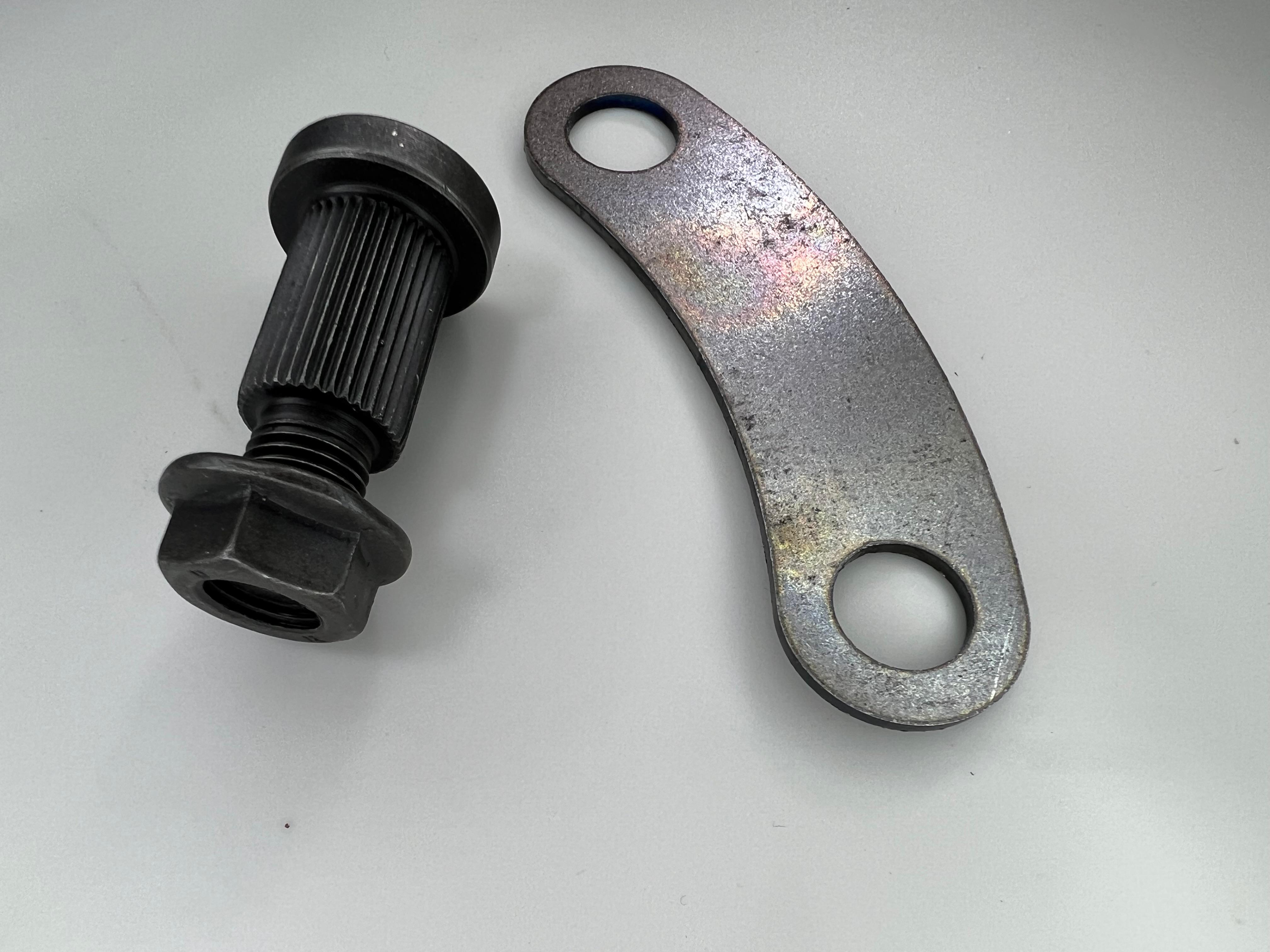 Schrauben  Bolzen  Mutteren für die Differentialsperre Getriebe 02S  mit 12 mm Verzahnung