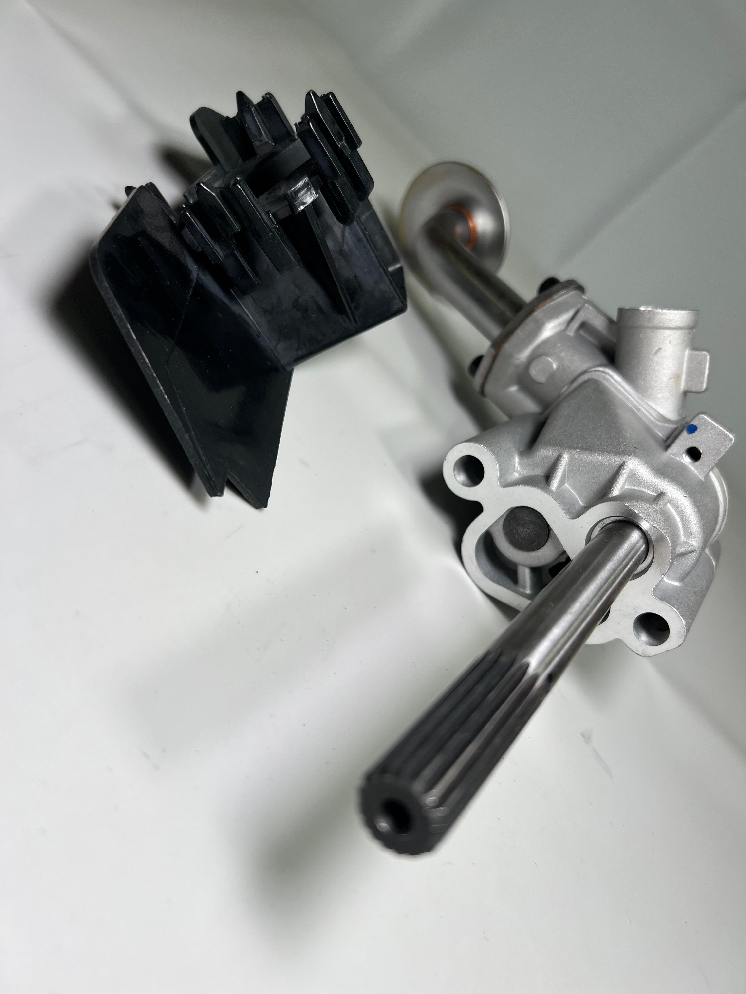 Ölpumpe für die 16V Motoren  KR, PL, CK, CR mit 36mm Zahnrad  original Teilenummer: 027 115 105 C